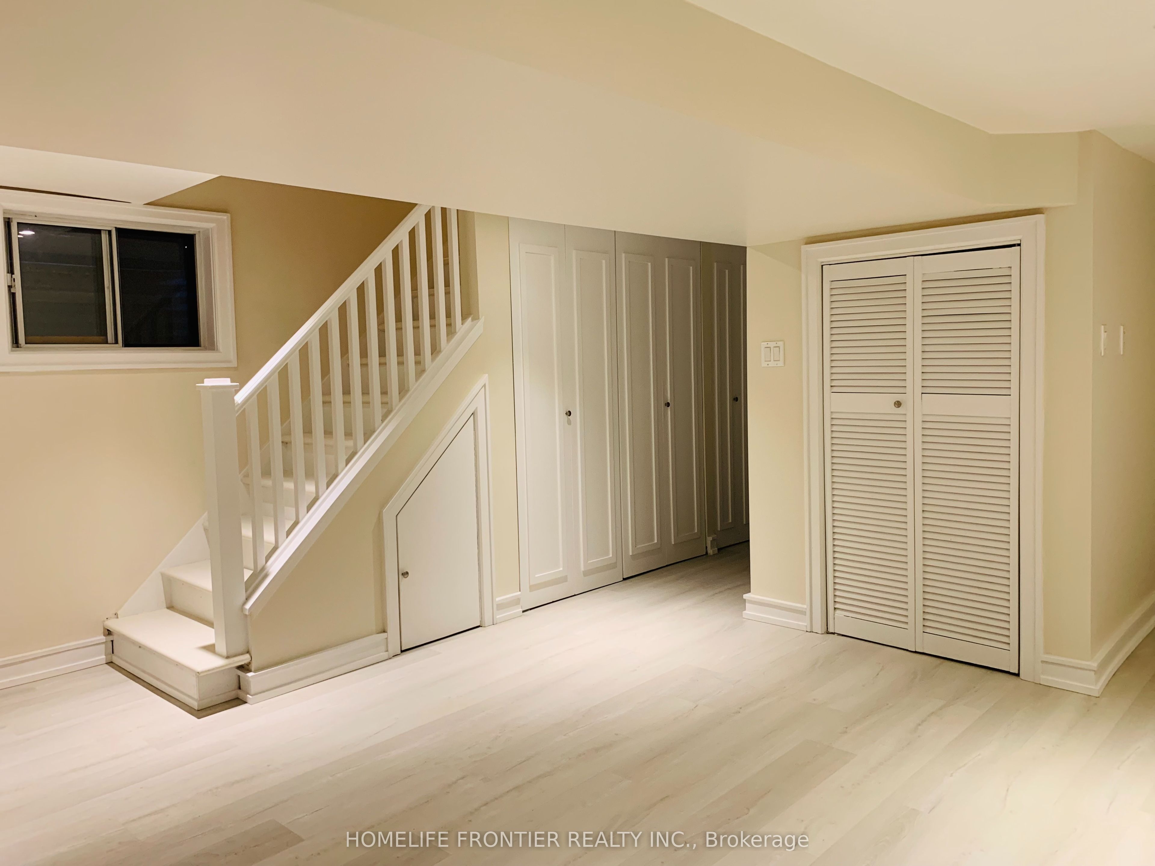 38 Henderson Avenue Lower, Toronto, ON M6J 2B8 photo 5