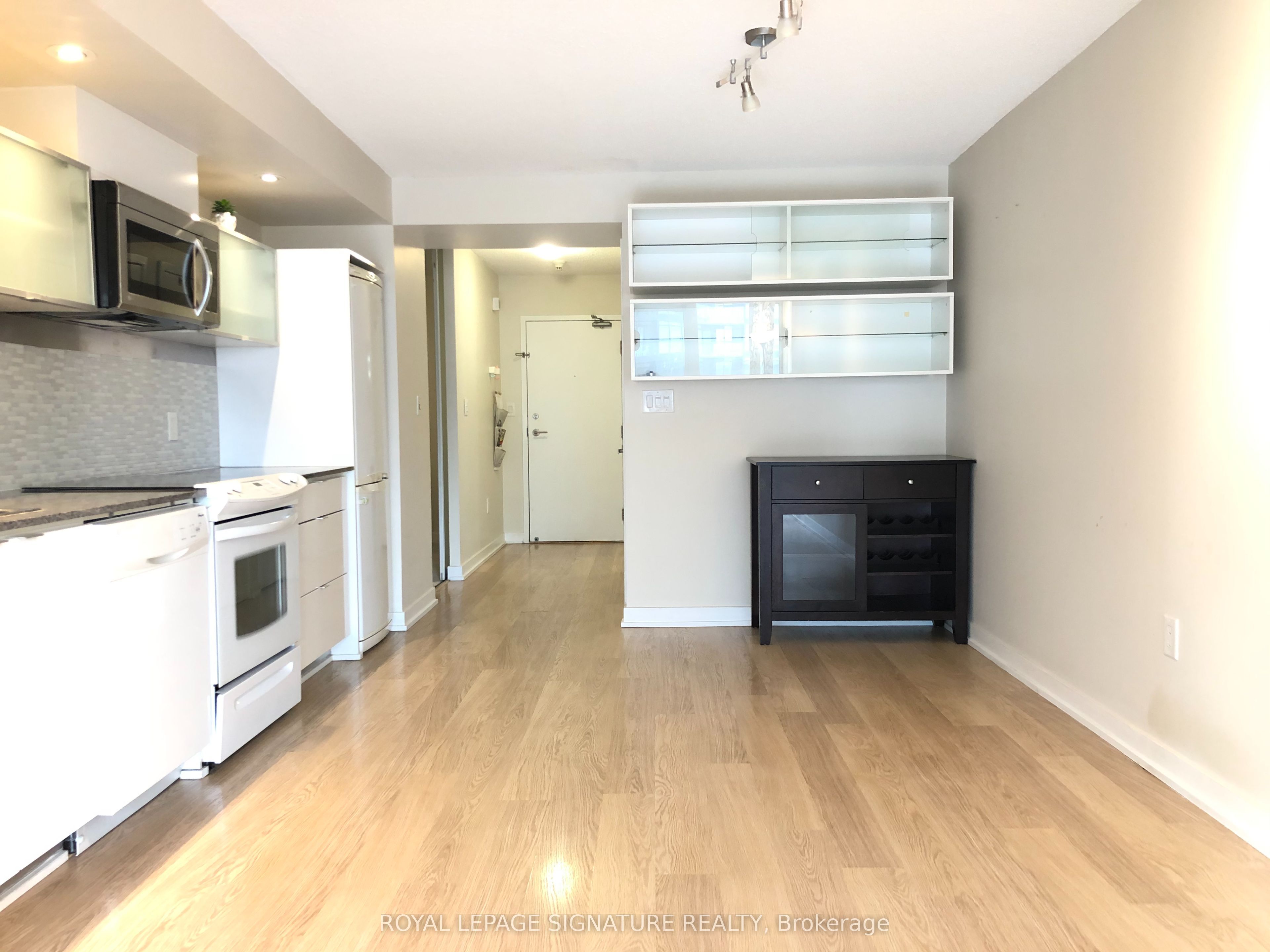 4K Spadina Avenue 1121, Toronto, ON M5V 3Y9 photo 5