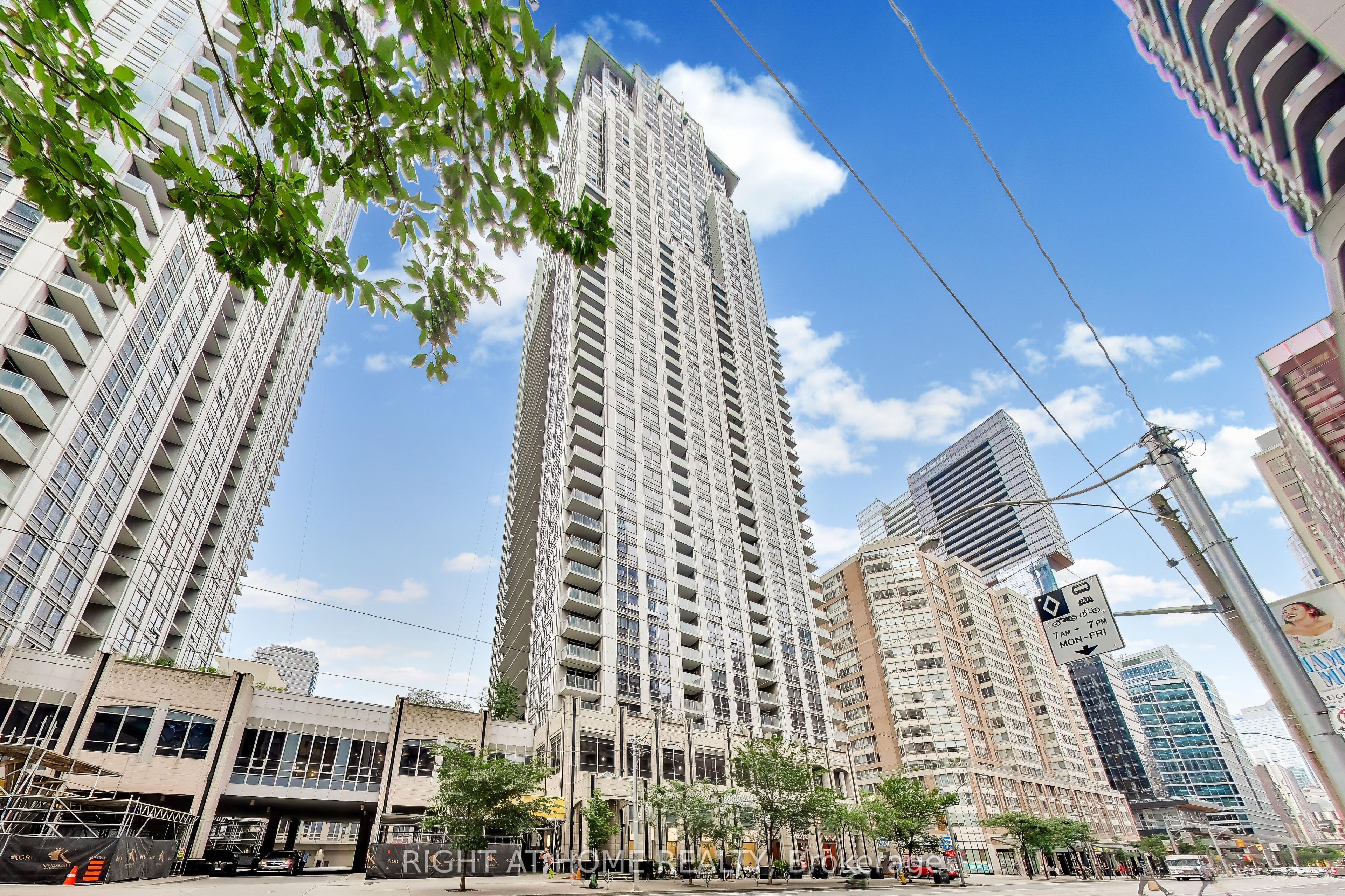 761 Bay Street 313, Toronto, ON M5G 2R2