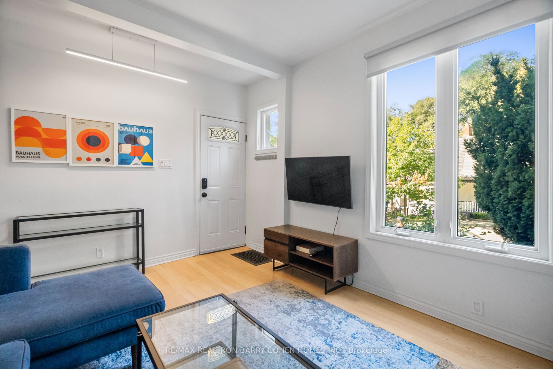 371 Howland Avenue Main, Toronto, ON M5R 3C1 photo 3