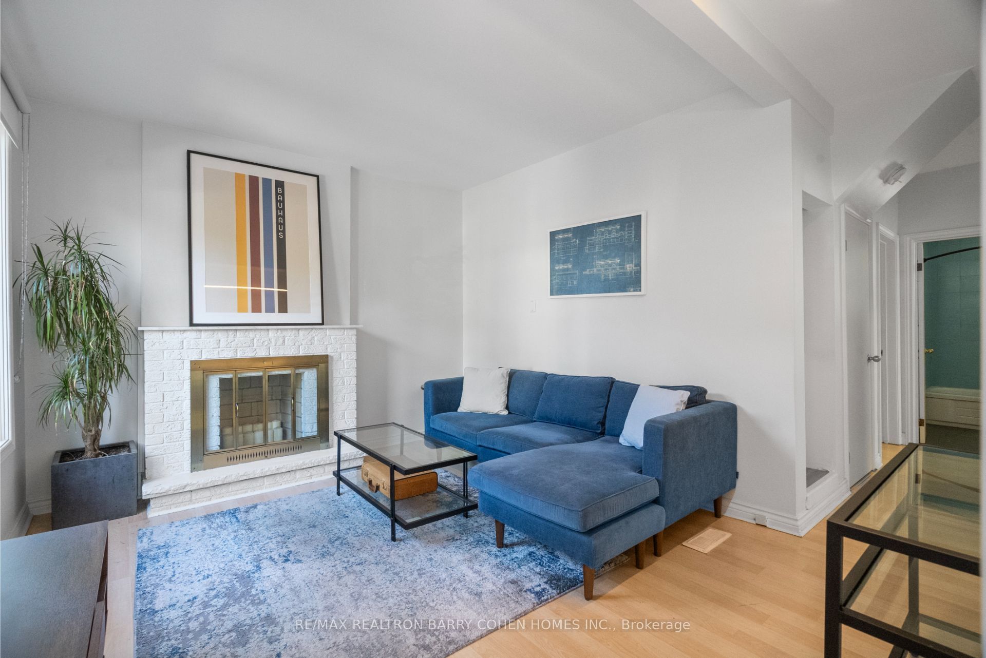 371 Howland Avenue Main, Toronto, ON M5R 3C1 photo 4