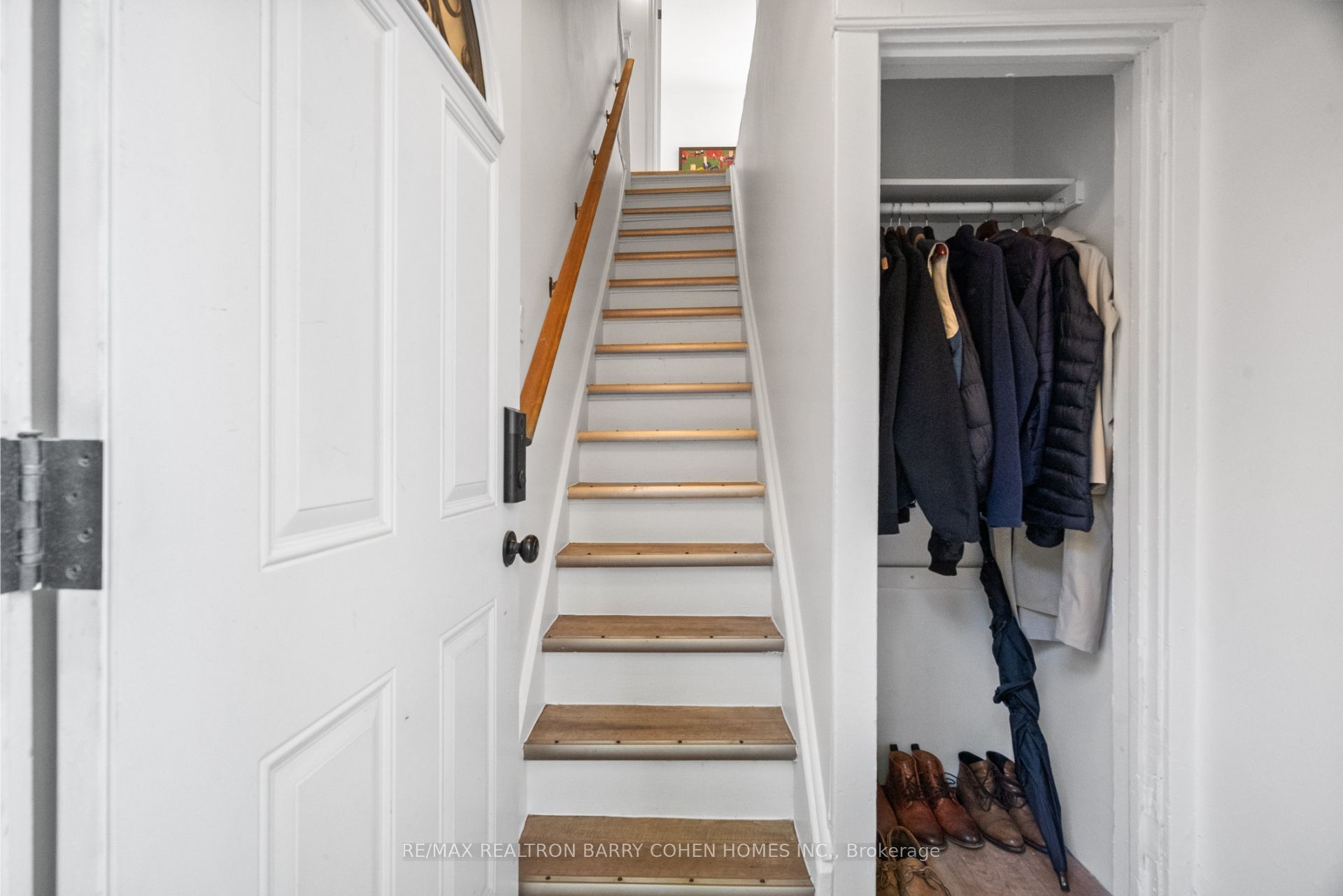 371 Howland Avenue Upper, Toronto, ON M5R 3C1 photo 2