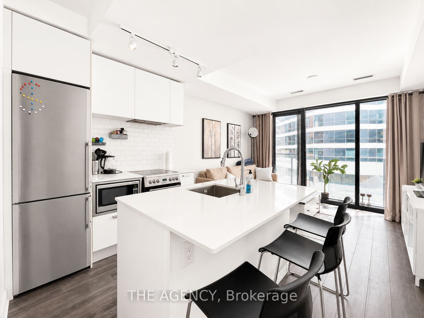 57 St Joseph Street 307, Toronto, ON M5S 0C5 photo 4