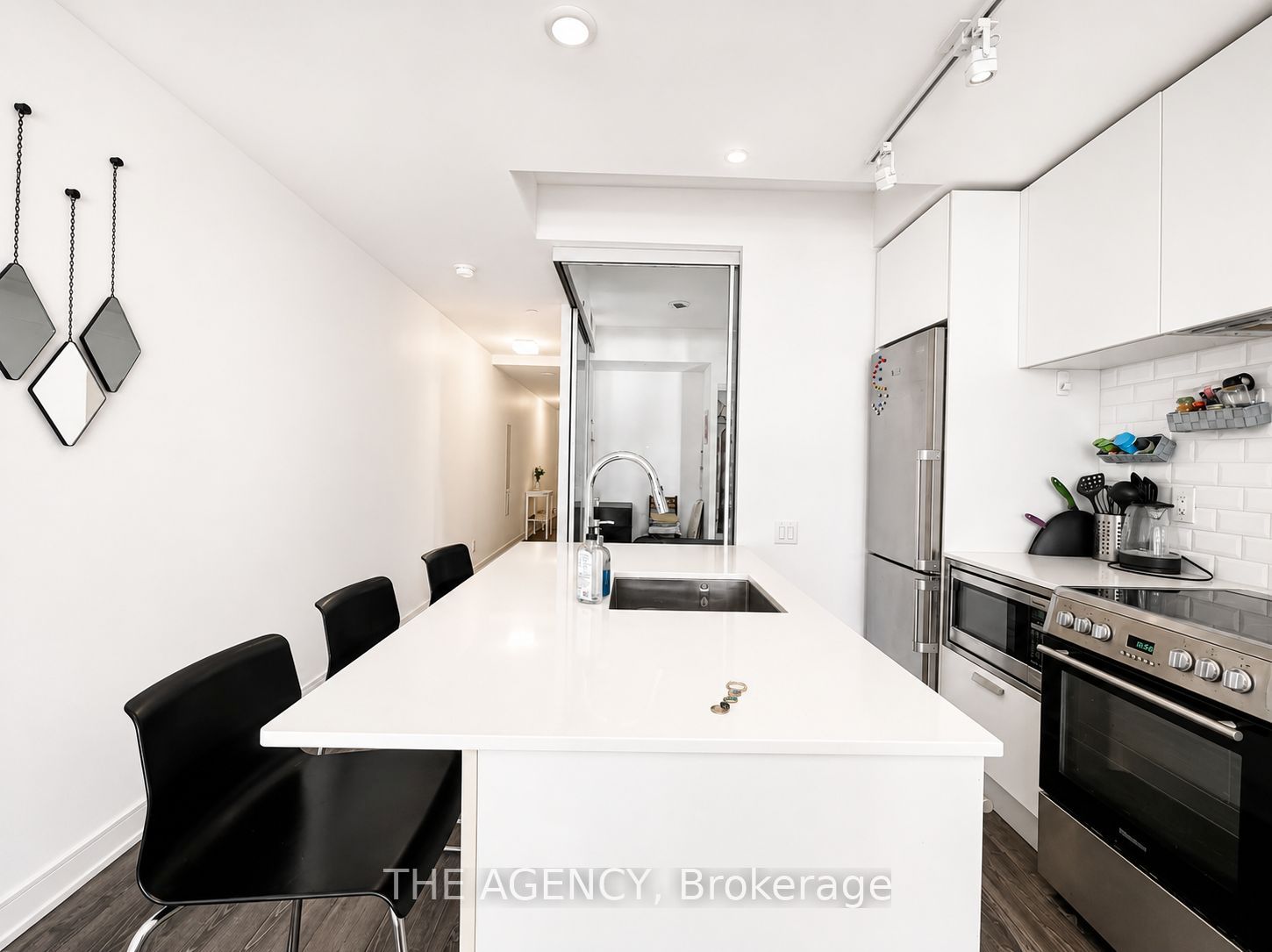 57 St Joseph Street 307, Toronto, ON M5S 0C5 photo 5