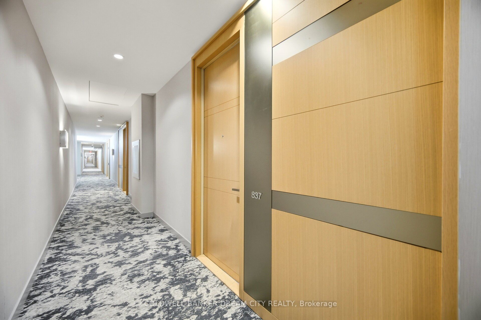 39 Queens Quay E 837, Toronto, ON M5E 0A4 photo 4