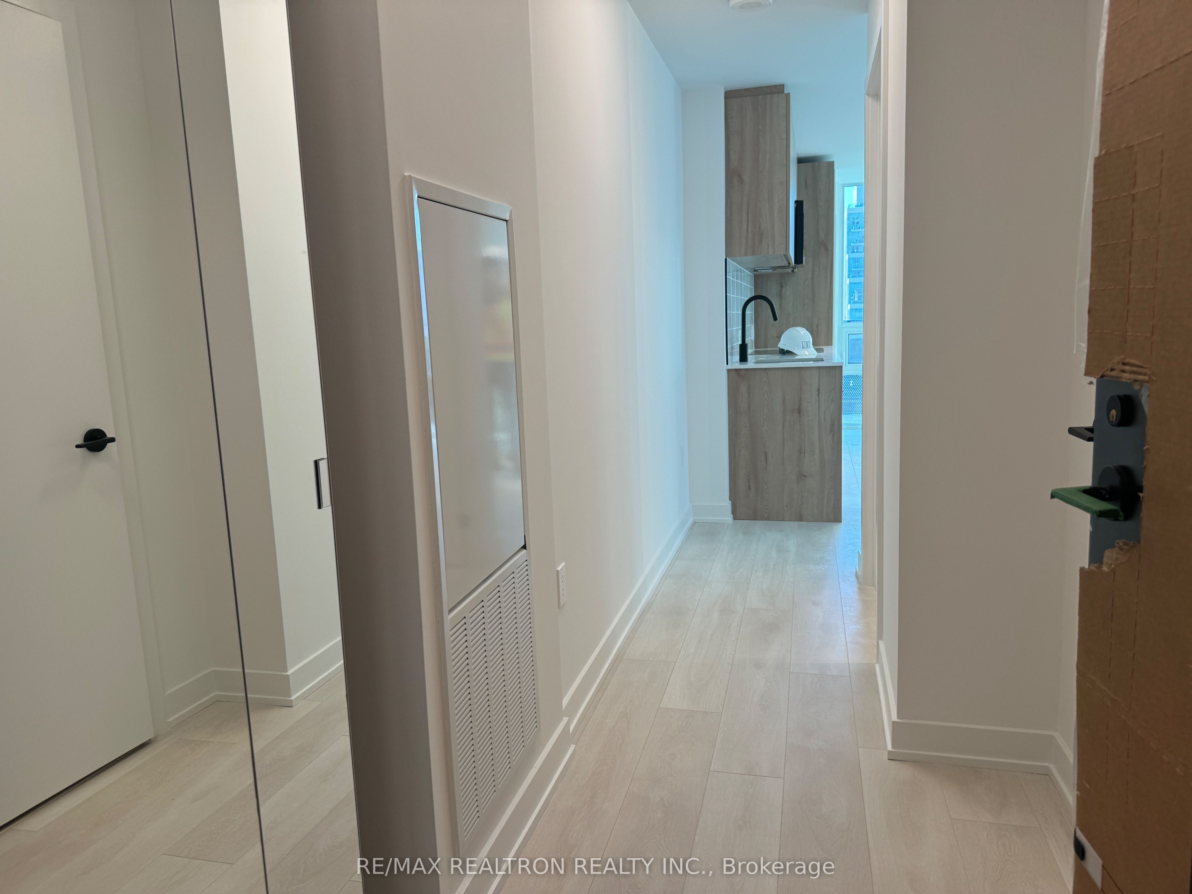 127 Broadway Avenue 1402, Toronto, ON M4P 1V4