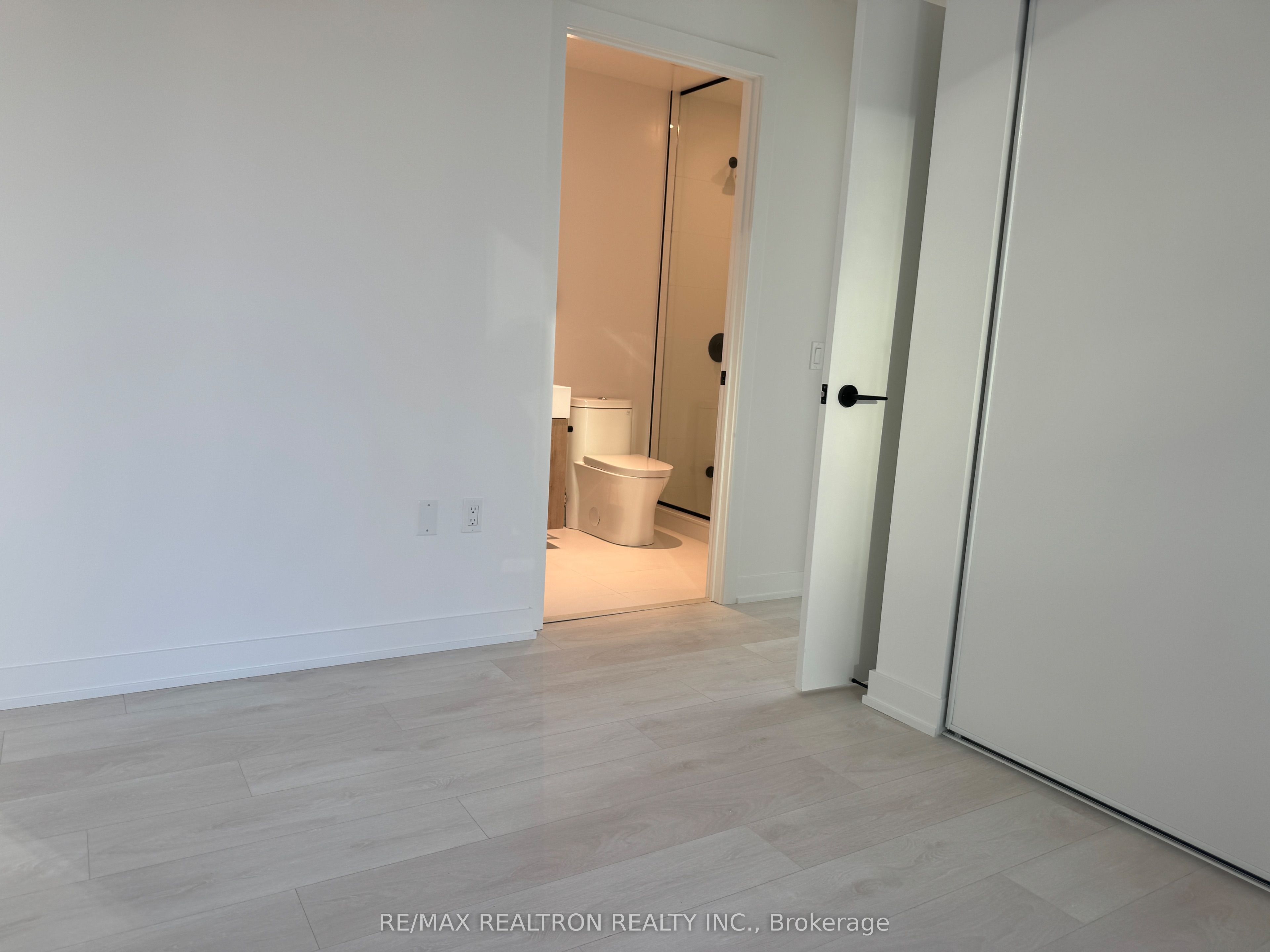 127 Broadway Avenue 1402, Toronto, ON M4P 1V4 photo 5