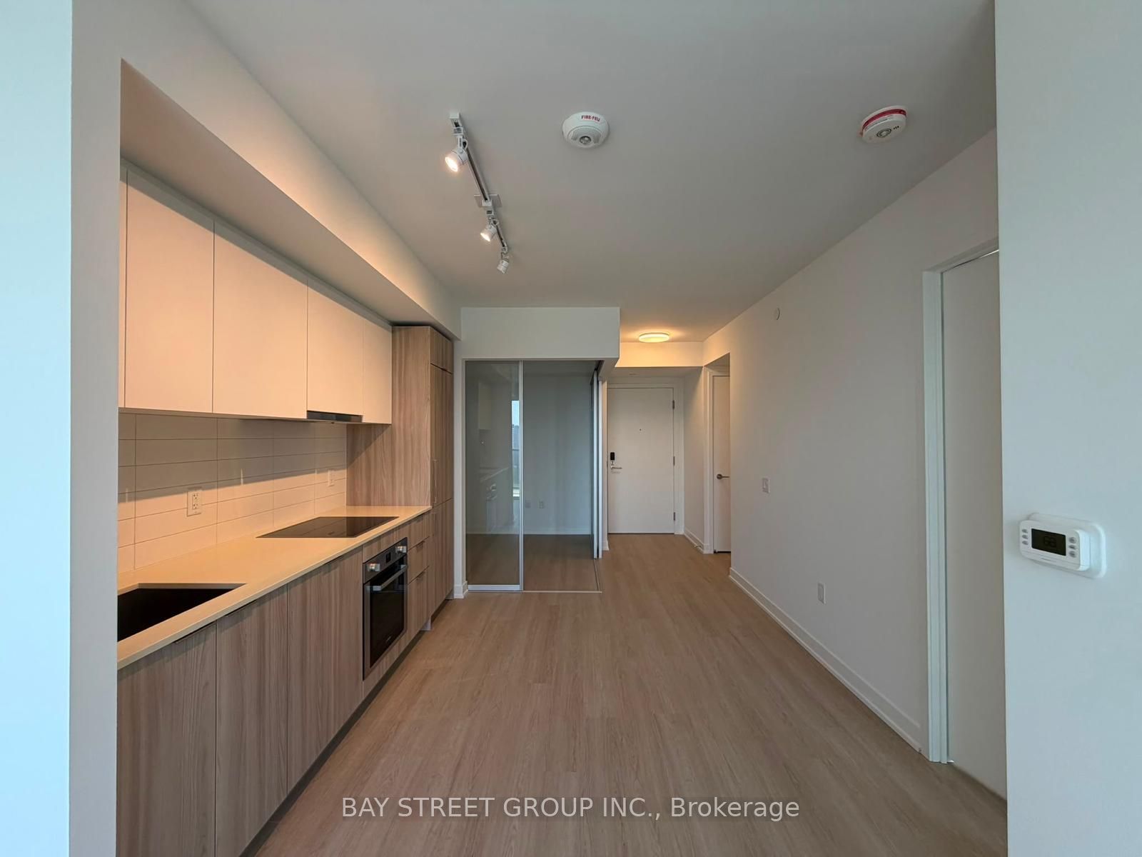 15 David Salomon Drive 1510, Toronto, ON M3C 1E7 photo 3