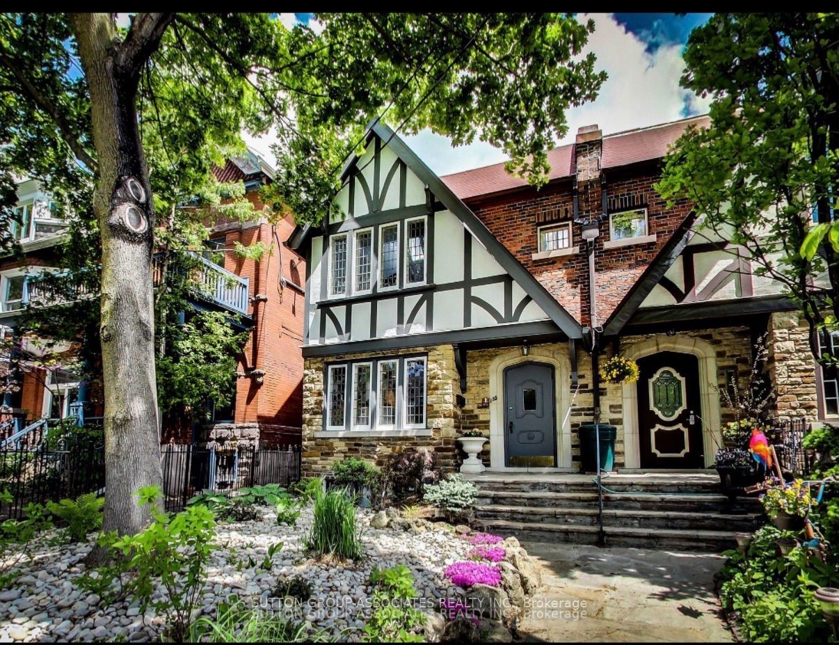 125 Walmer Road Lower, Toronto, ON M5R 2X8