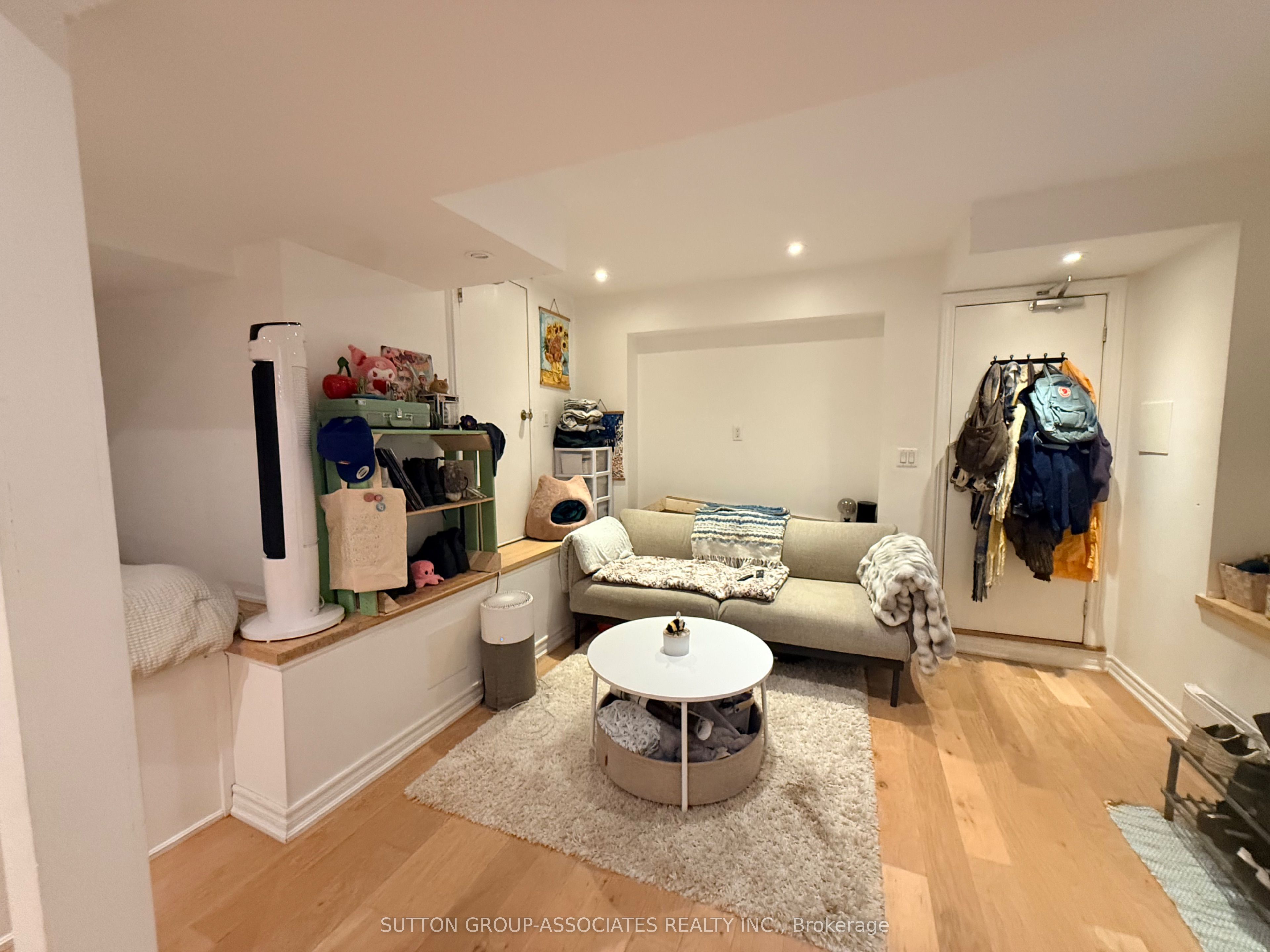 125 Walmer Road Lower, Toronto, ON M5R 2X8 photo 5