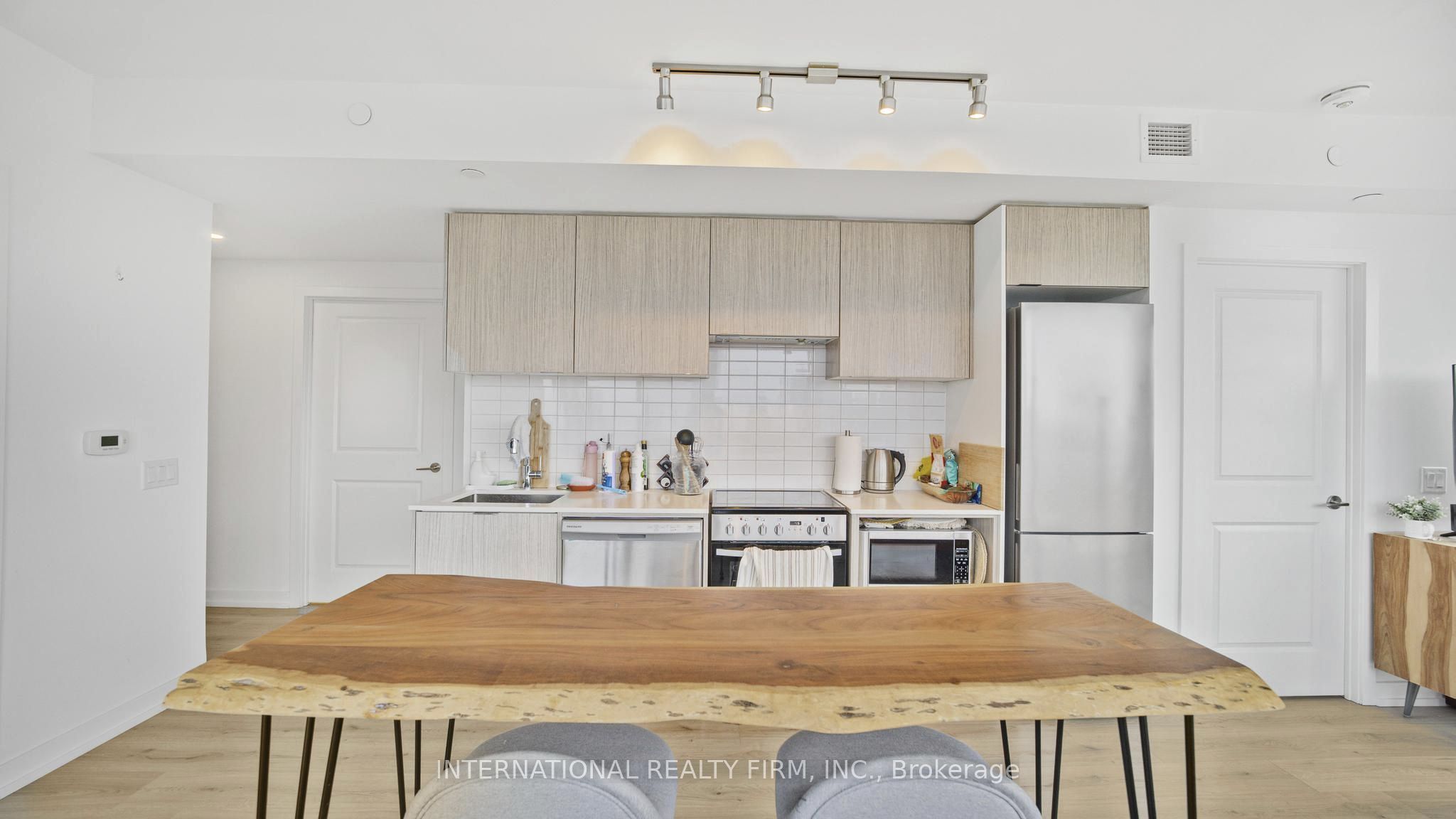 395 Bloor Street E 4602, Toronto, ON M4W 1H7 photo 5