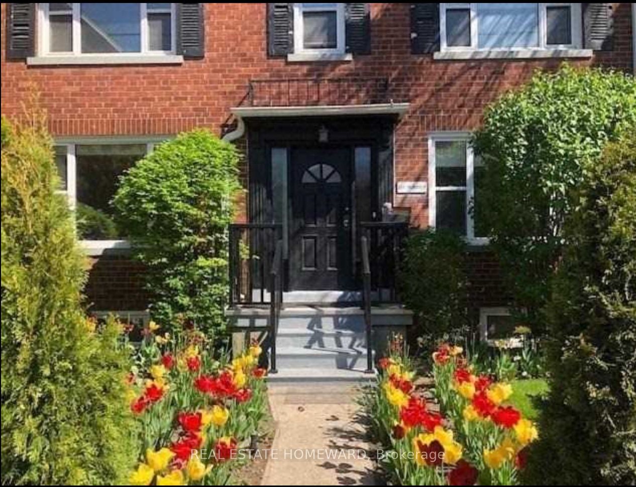 274 Rumsey Road Side, Toronto, ON M4G 1R2