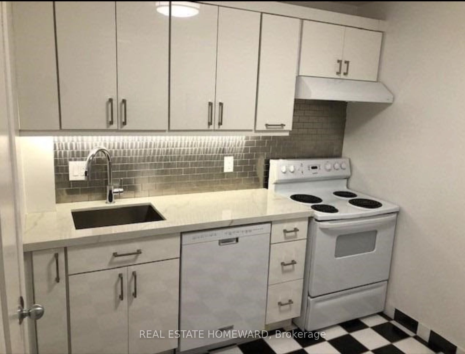 274 Rumsey Road Side, Toronto, ON M4G 1R2 photo 3