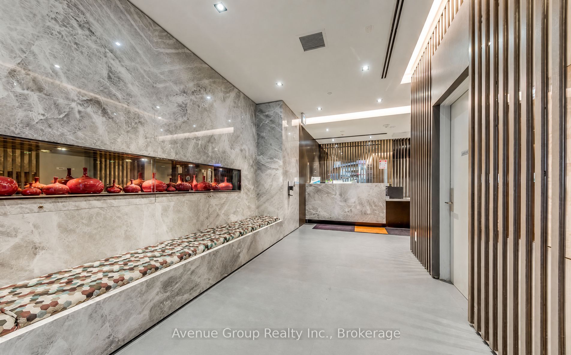 215 Queen Street W 1407, Toronto, ON M5V 0P5 photo 4