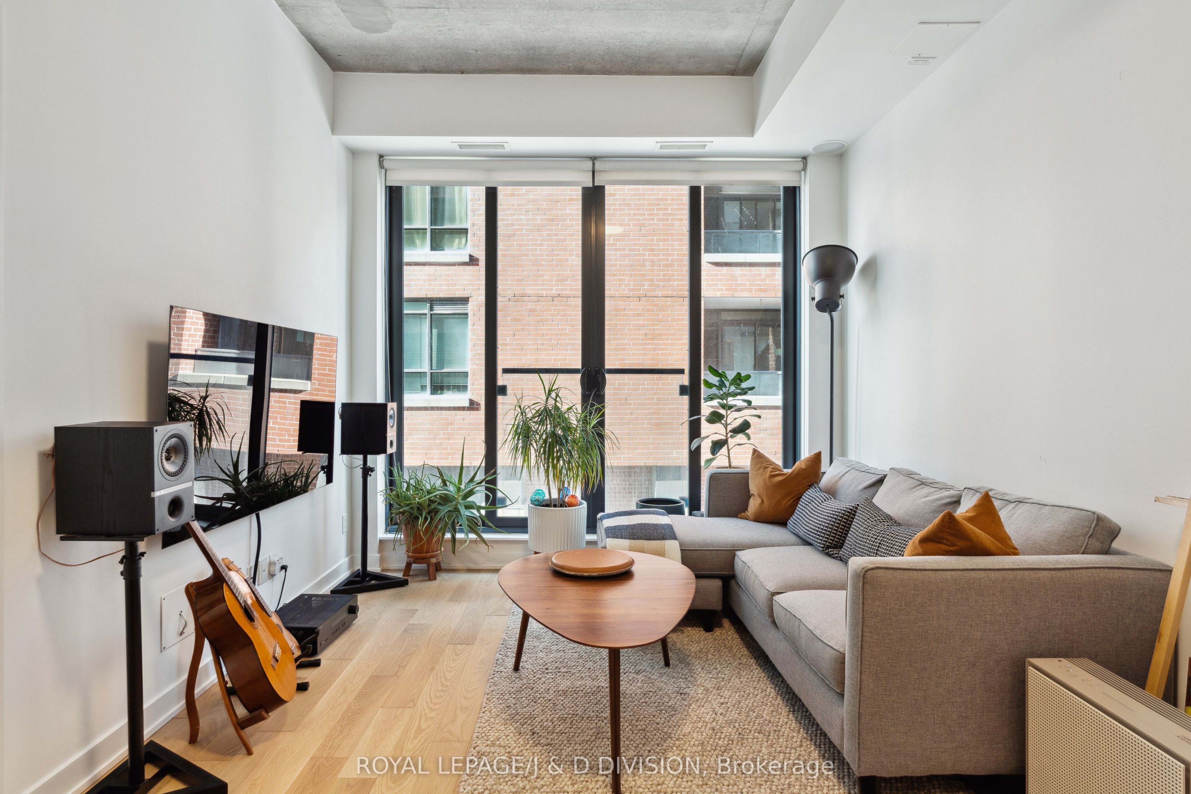 8 Dovercourt Road 207, Toronto, ON M6J 0B6 photo 3