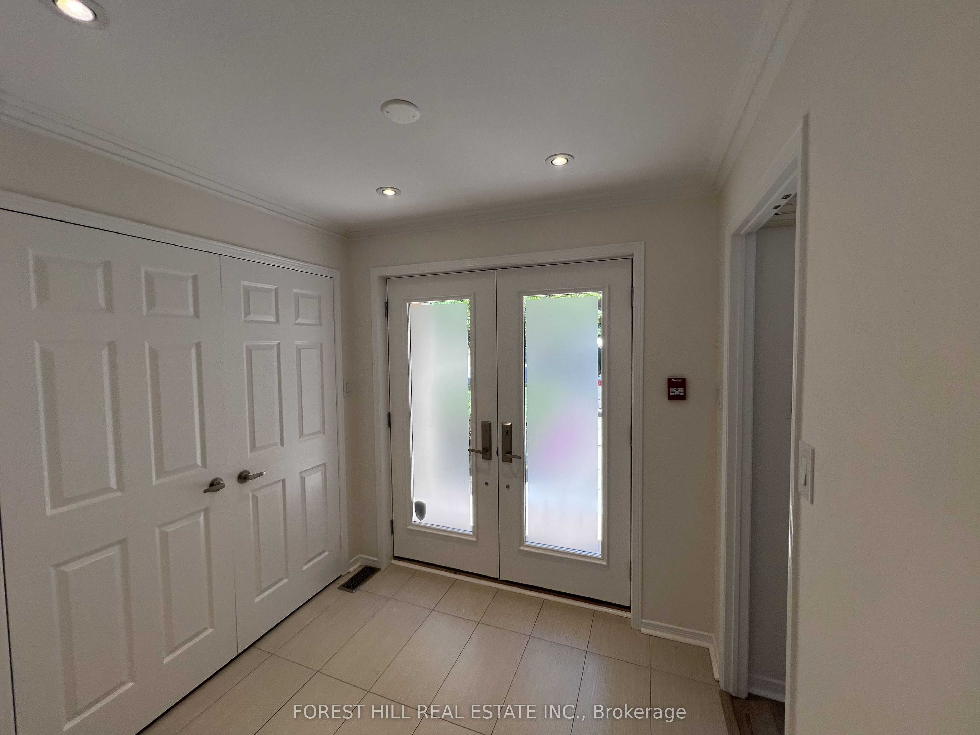 21 LOWER VILLAGE GATE, Toronto, ON M5P 3L7 photo 2