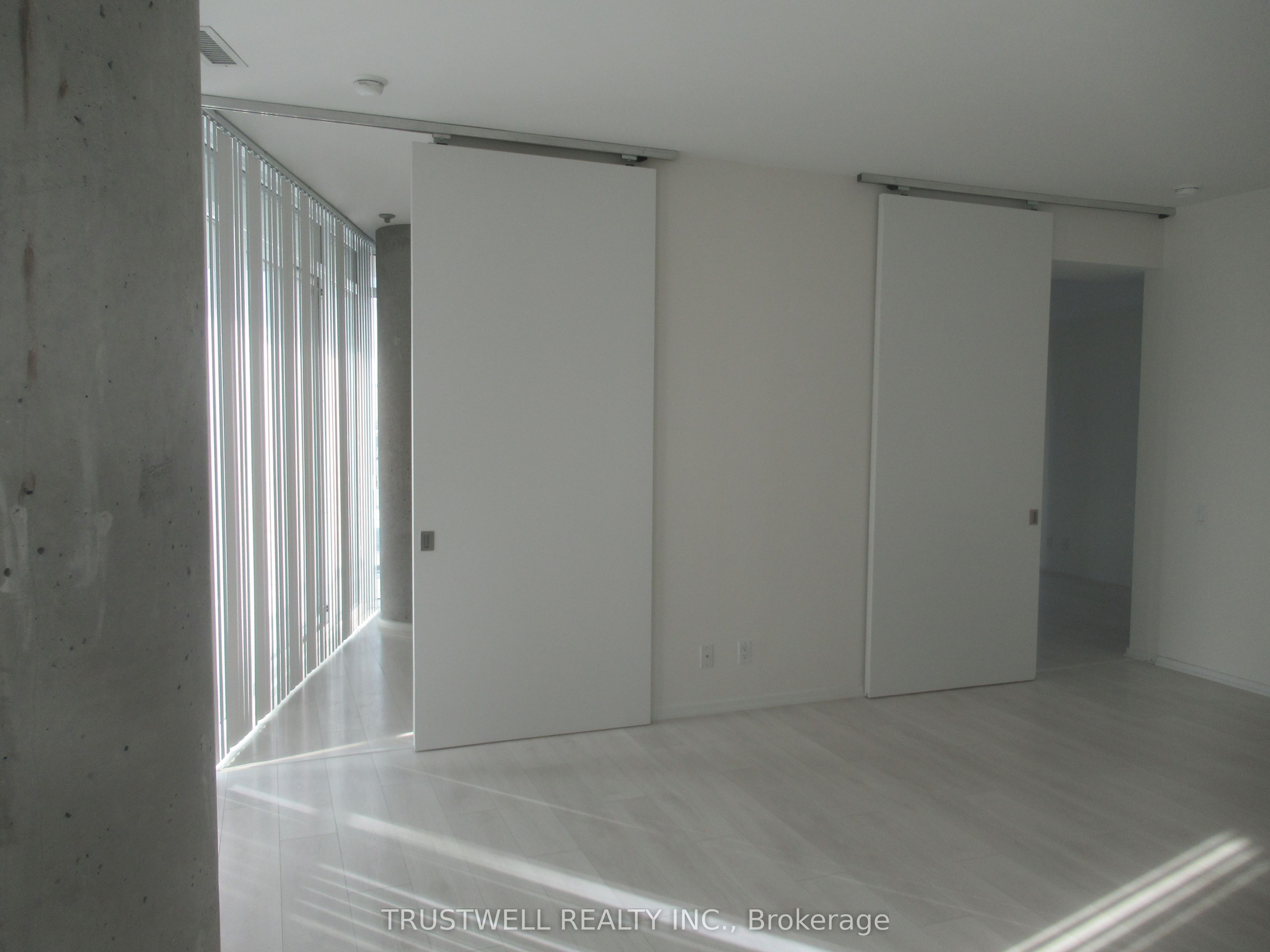 125 Peter Street 902, Toronto, ON M5V 0M2 photo 4