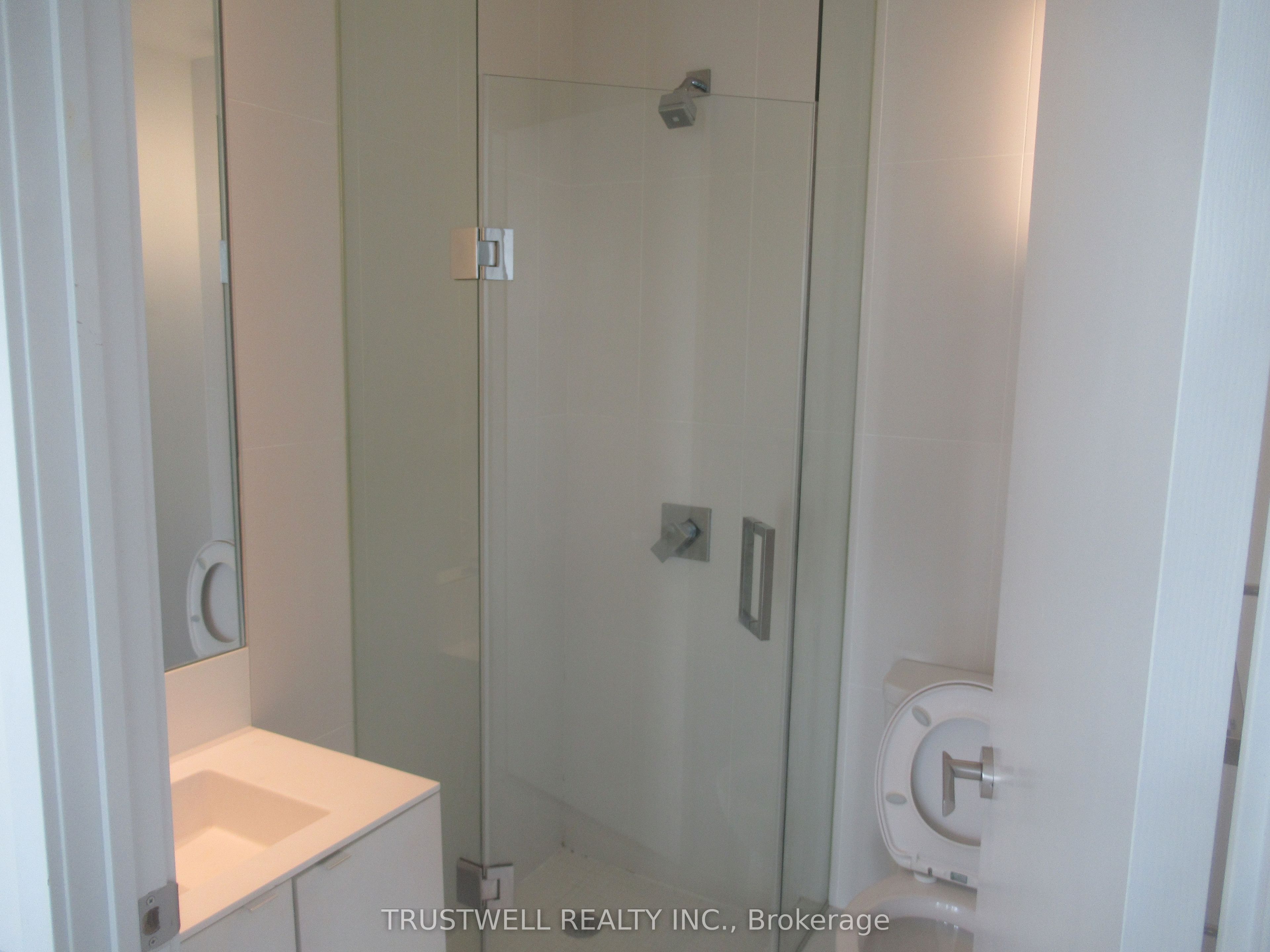 125 Peter Street 902, Toronto, ON M5V 0M2 photo 5
