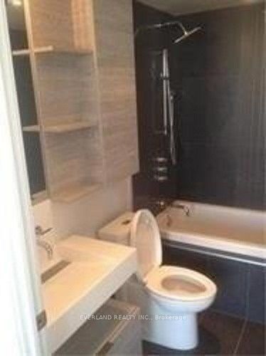 5 St Joseph Street 3810, Toronto, ON M4Y 1J6 photo 3