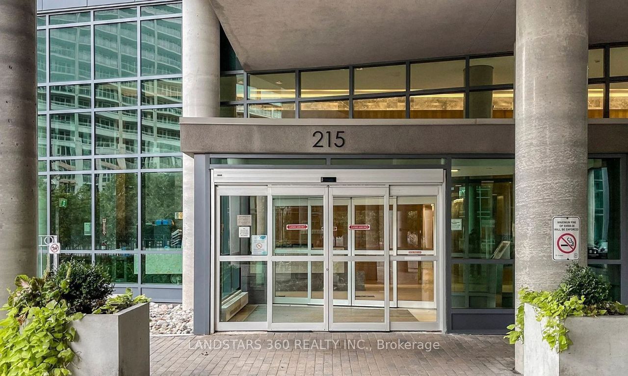 215 Fort York Boulevard 1005, Toronto, ON M5V 4A2 photo 2
