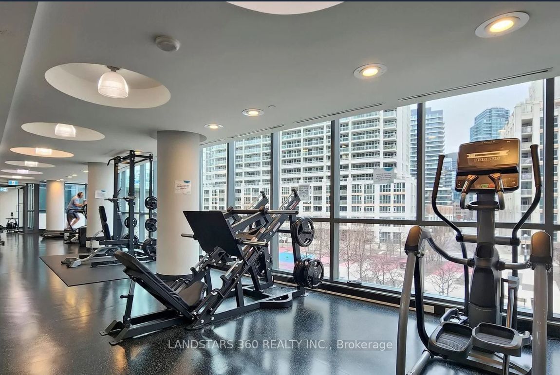 215 Fort York Boulevard 1005, Toronto, ON M5V 4A2 photo 4