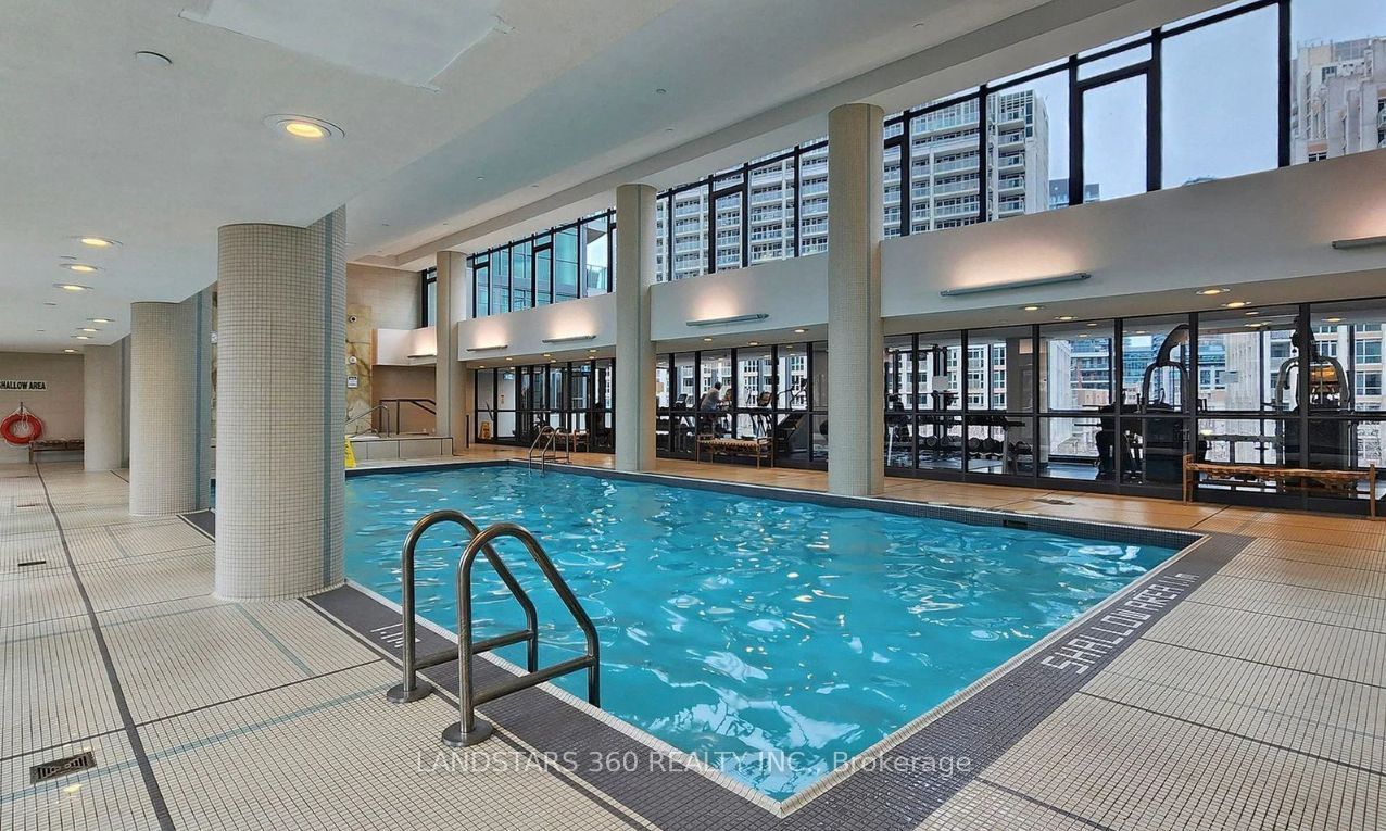 215 Fort York Boulevard 1005, Toronto, ON M5V 4A2 photo 5