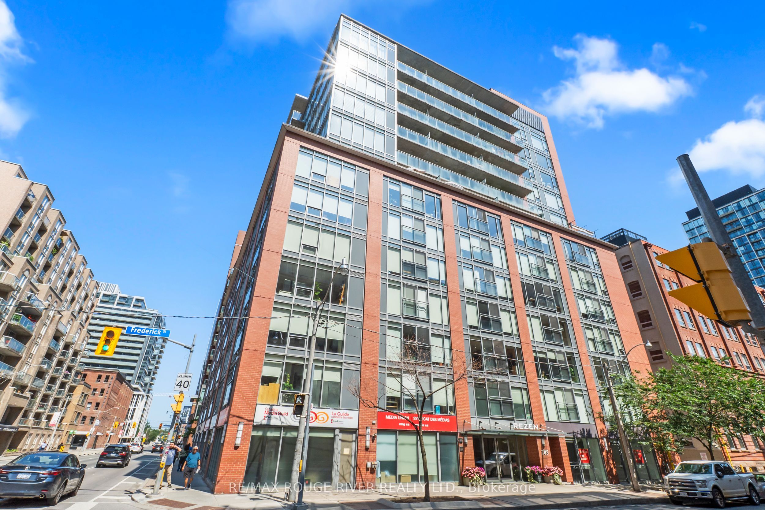 205 Frederick Street 704, Toronto, ON M5A 4V3