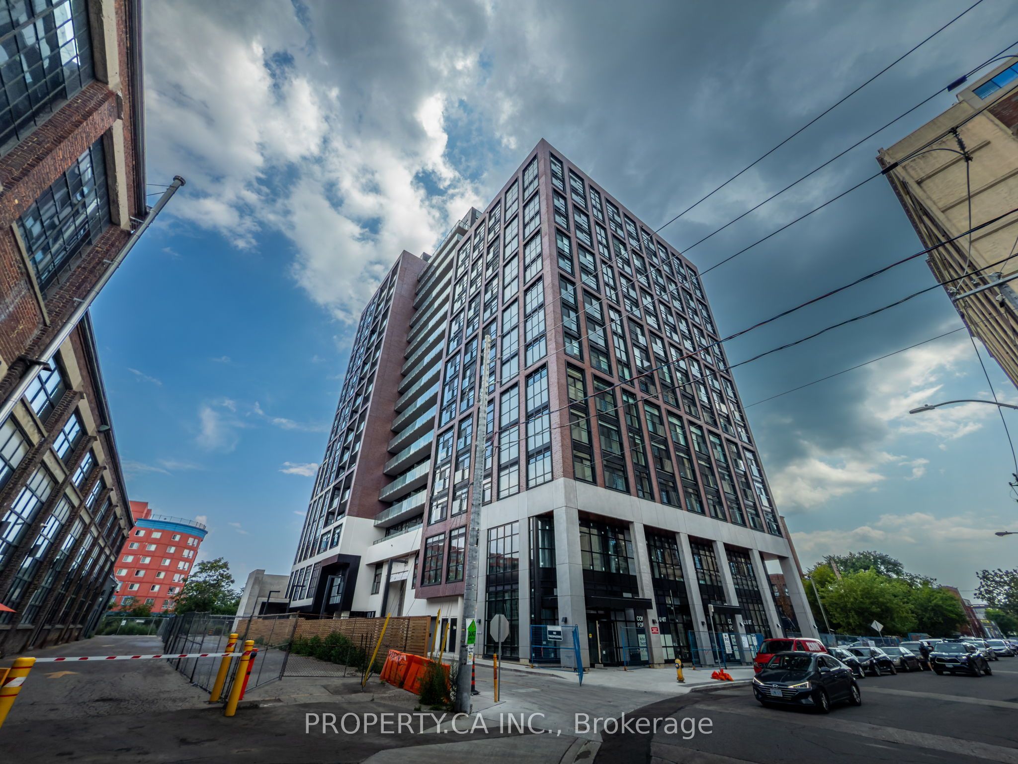 181 Sterling Road 1408, Toronto, ON M6R 2B2 photo 2