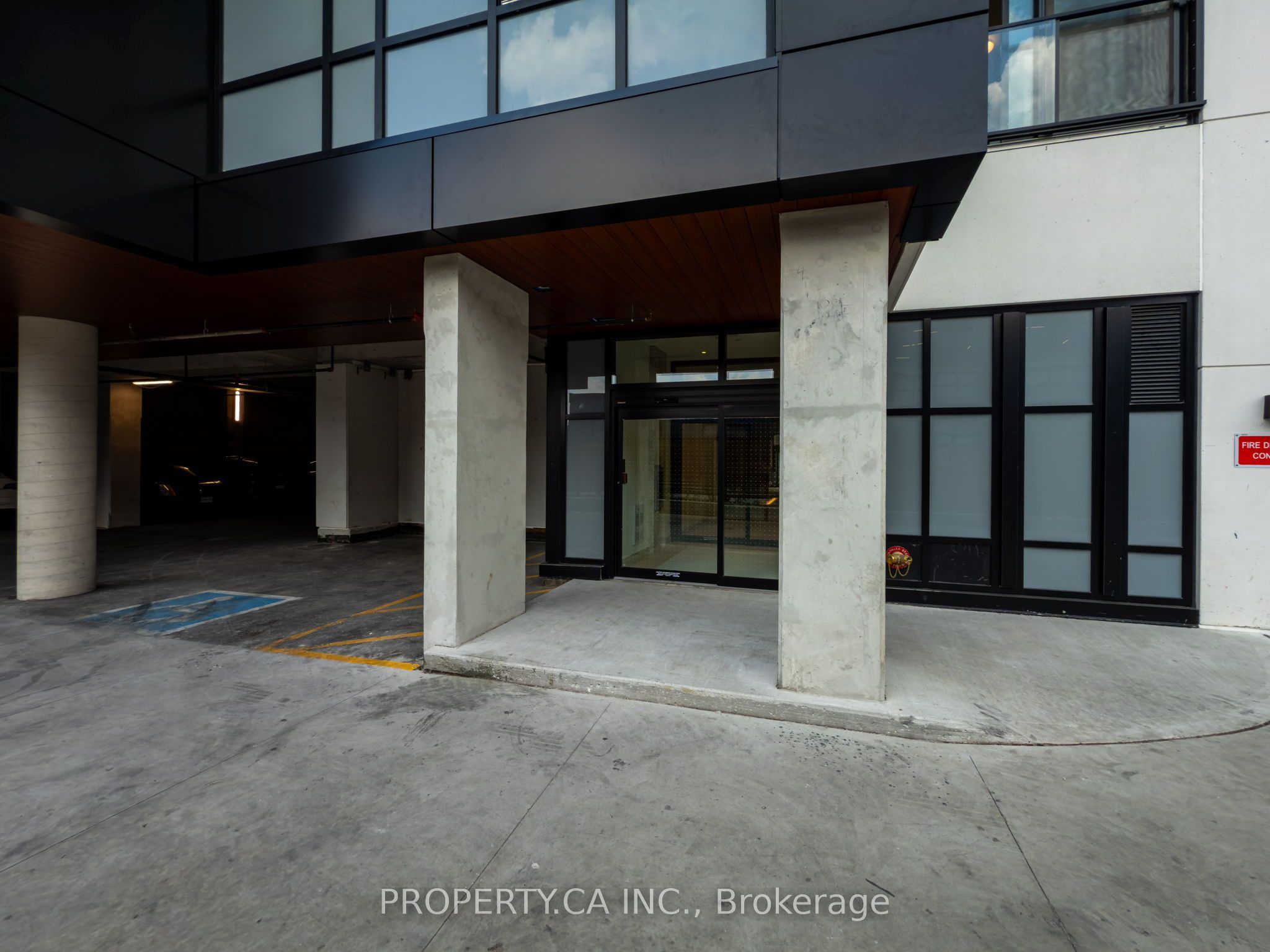 181 Sterling Road 1408, Toronto, ON M6R 2B2 photo 4