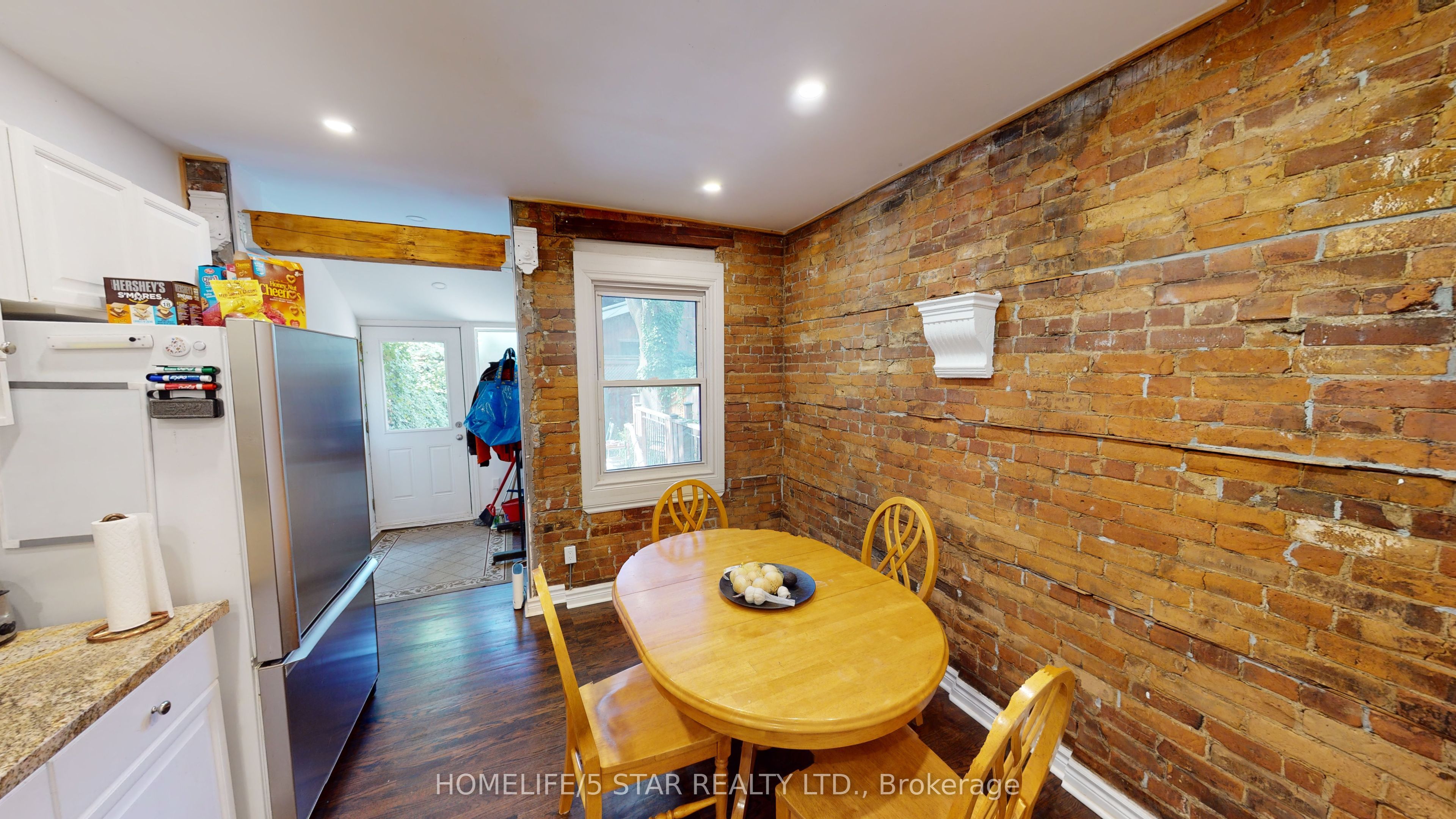 160 Beaconsfield Avenue Apt 1, Toronto, ON M6J 3J6 photo 4