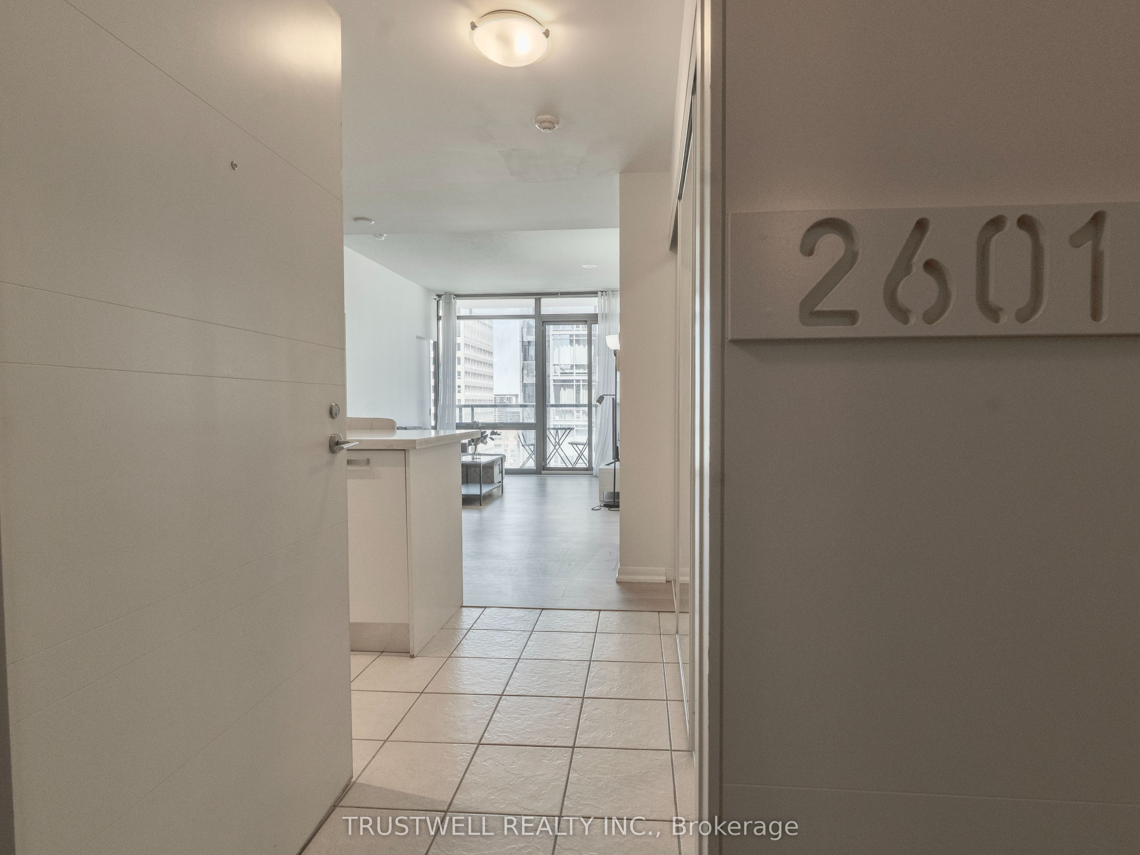 38 Grenville Street 2601, Toronto, ON M4Y 1A5 photo 2