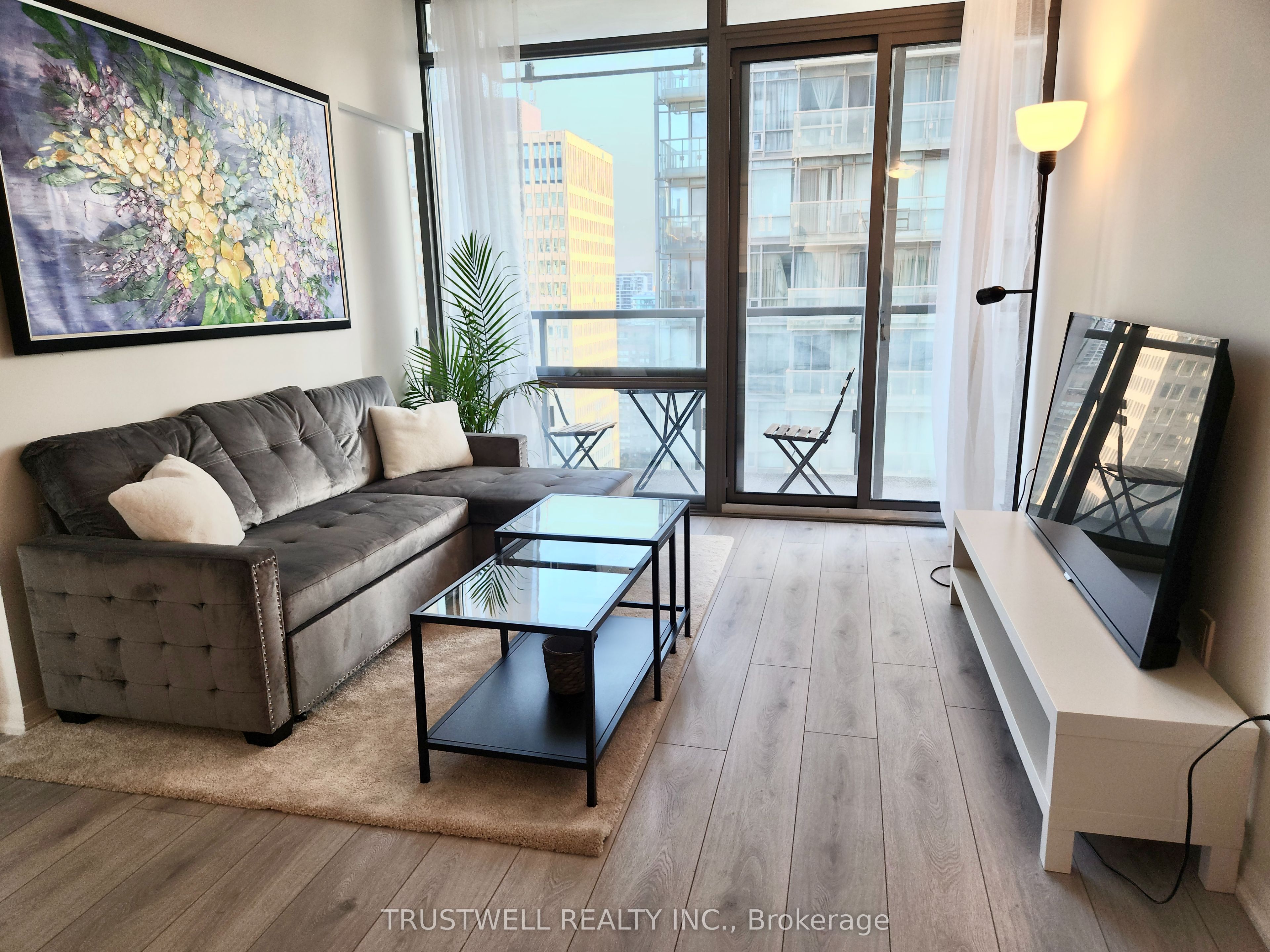 38 Grenville Street 2601, Toronto, ON M4Y 1A5 photo 4