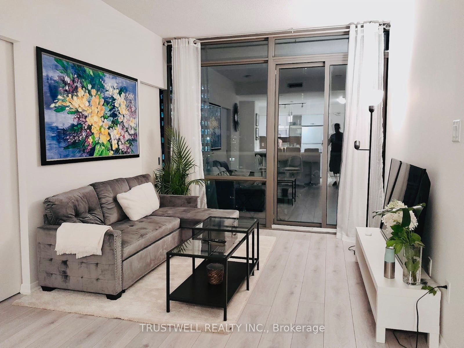 38 Grenville Street 2601, Toronto, ON M4Y 1A5 photo 5