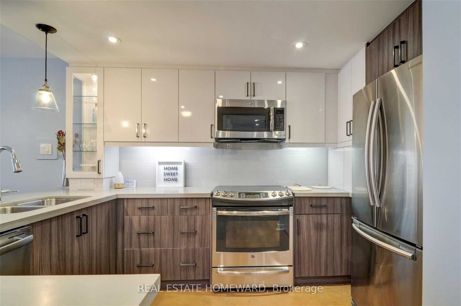 15 Maitland Place N 702, Toronto, ON M4Y 2X3 photo 3