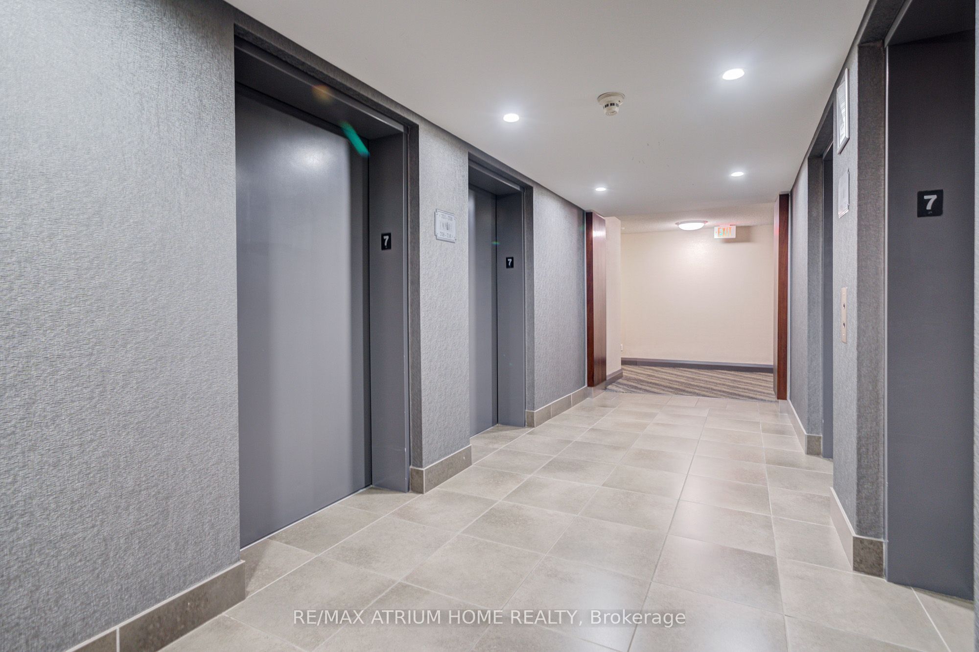 17 Barberry Place 706, Toronto, ON M2K 3E2 photo 3