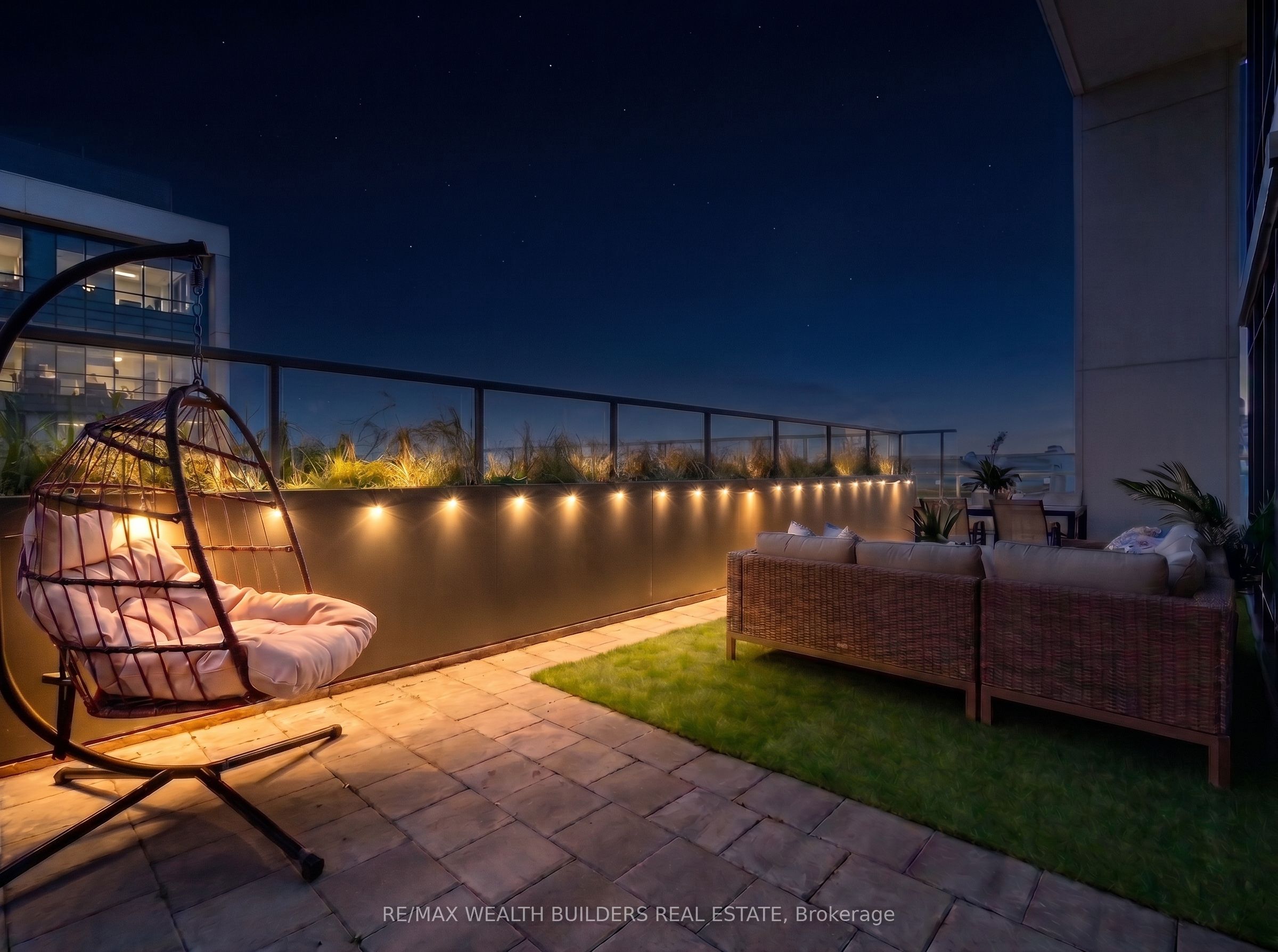 15 Merchants' Wharf Way 1133, Toronto, ON M5A 0N8 photo 3