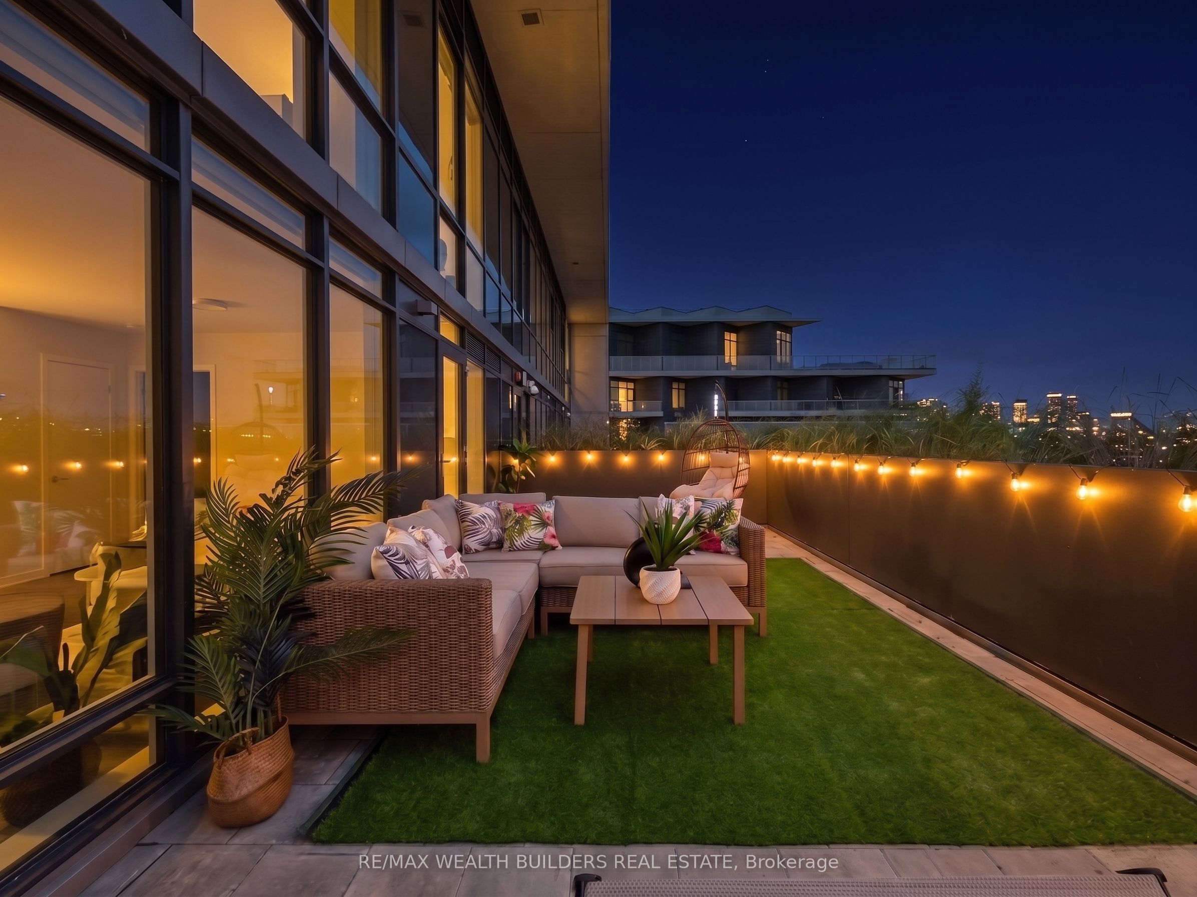 15 Merchants' Wharf Way 1133, Toronto, ON M5A 0N8 photo 4