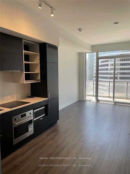 20 Edward Street 2106, Toronto, ON M5G 1C9 photo 5