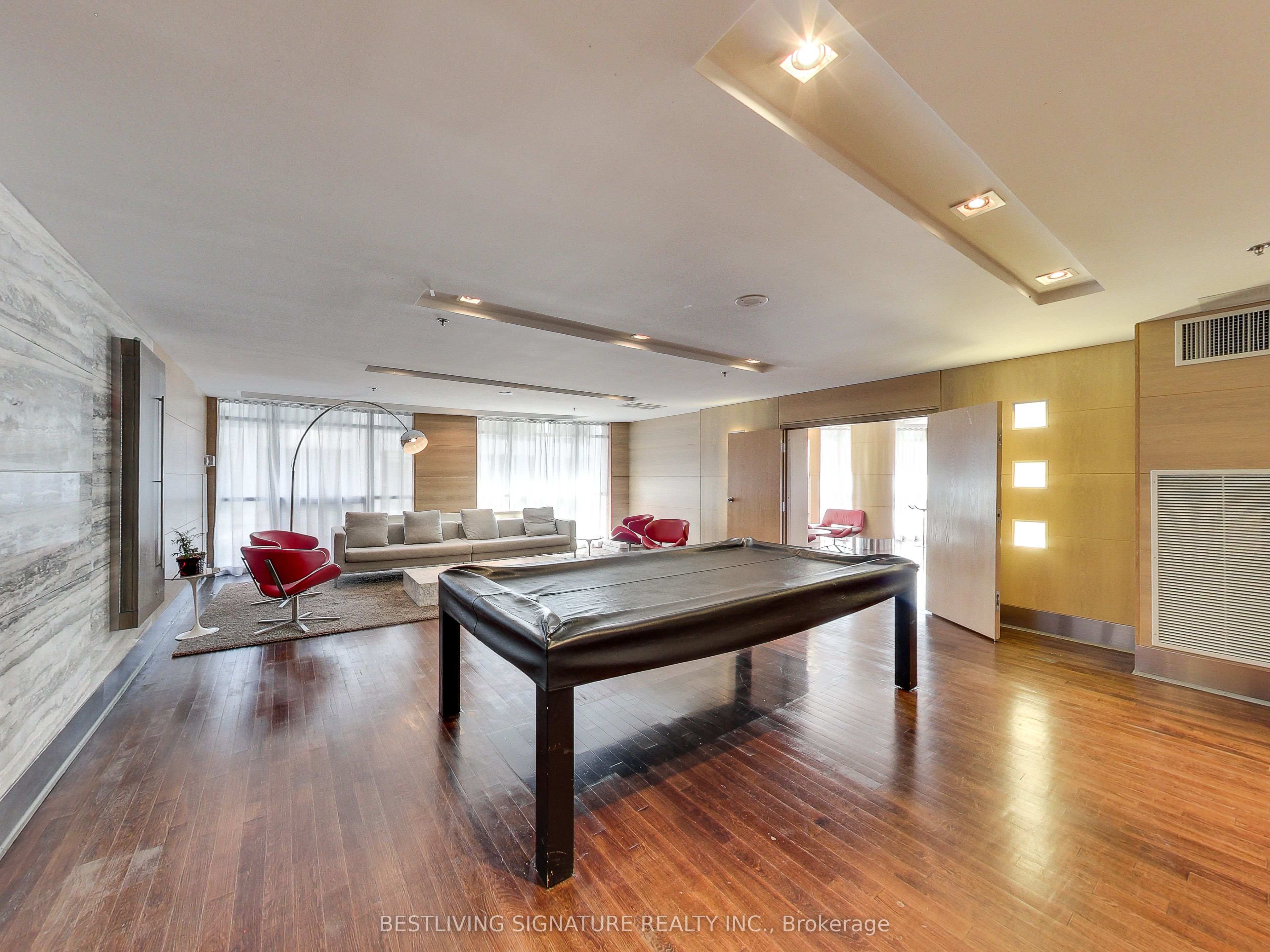 21 Carlton Street 1606, Toronto, ON M5B 1L3 photo 4