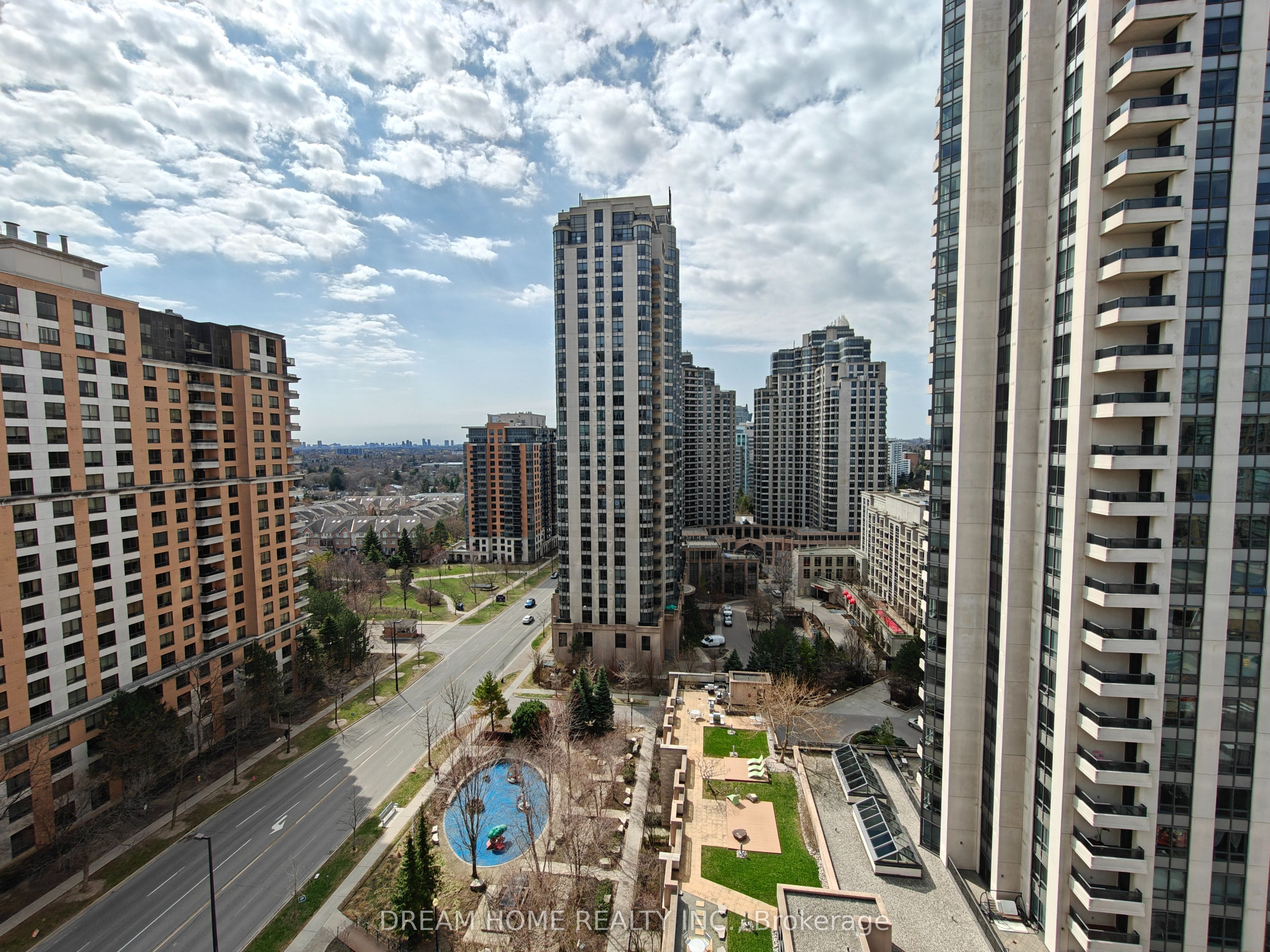 28 Byng Avenue UPh05, Toronto, ON M2N 7H4 photo 2