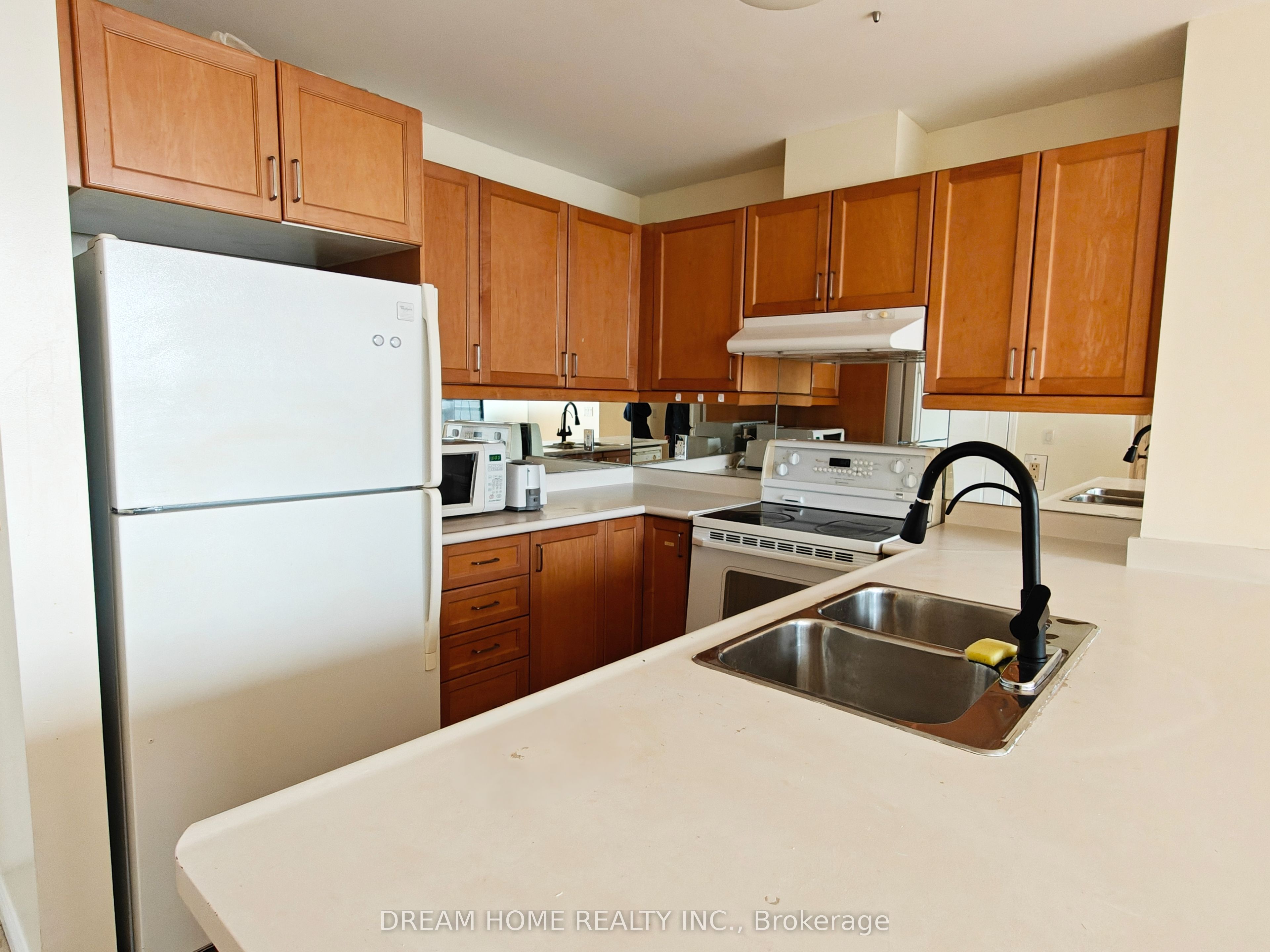 28 Byng Avenue UPh05, Toronto, ON M2N 7H4 photo 4