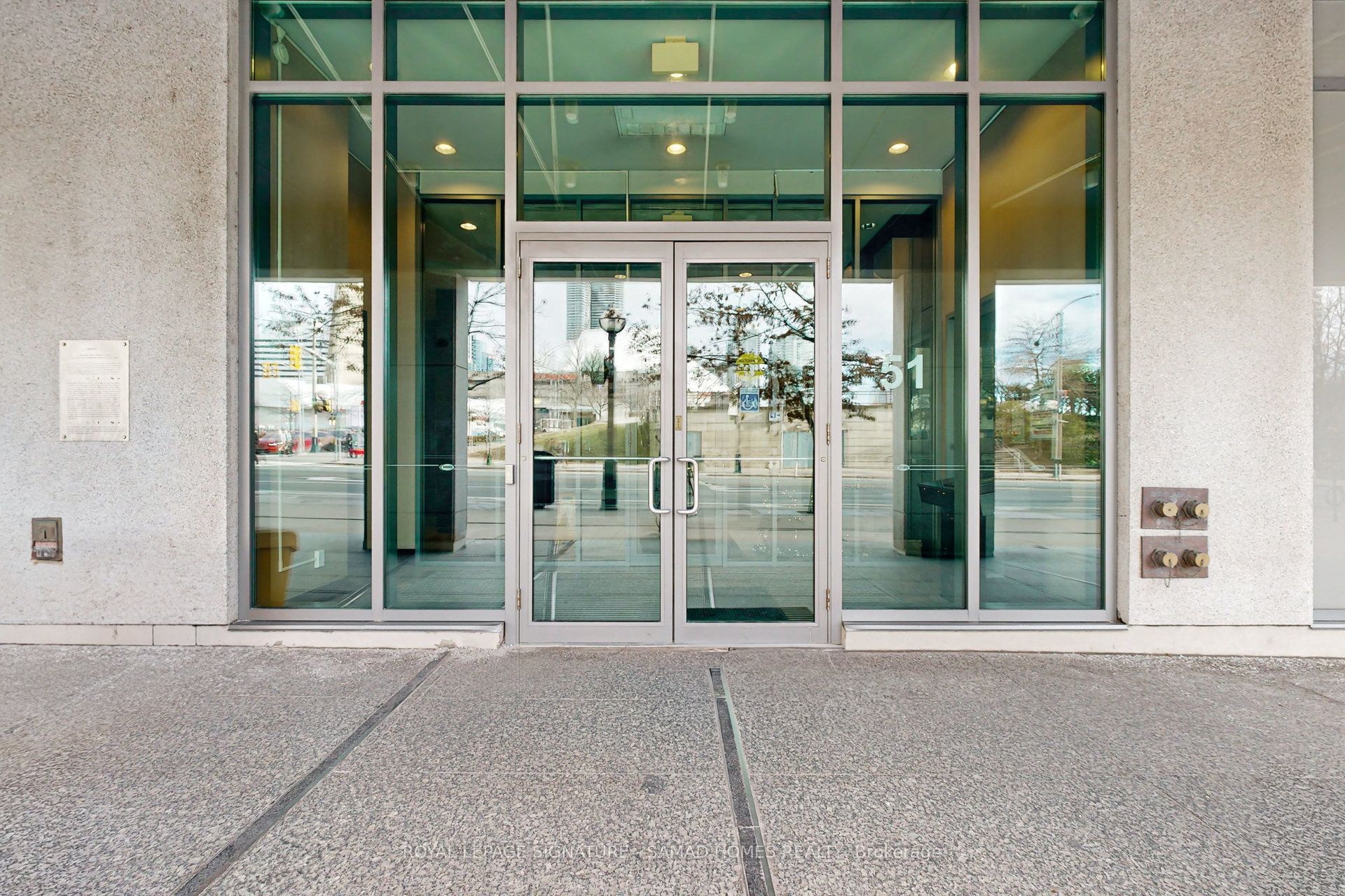 51 Lower Simcoe Street 1915, Toronto, ON M5J 3A2 photo 2