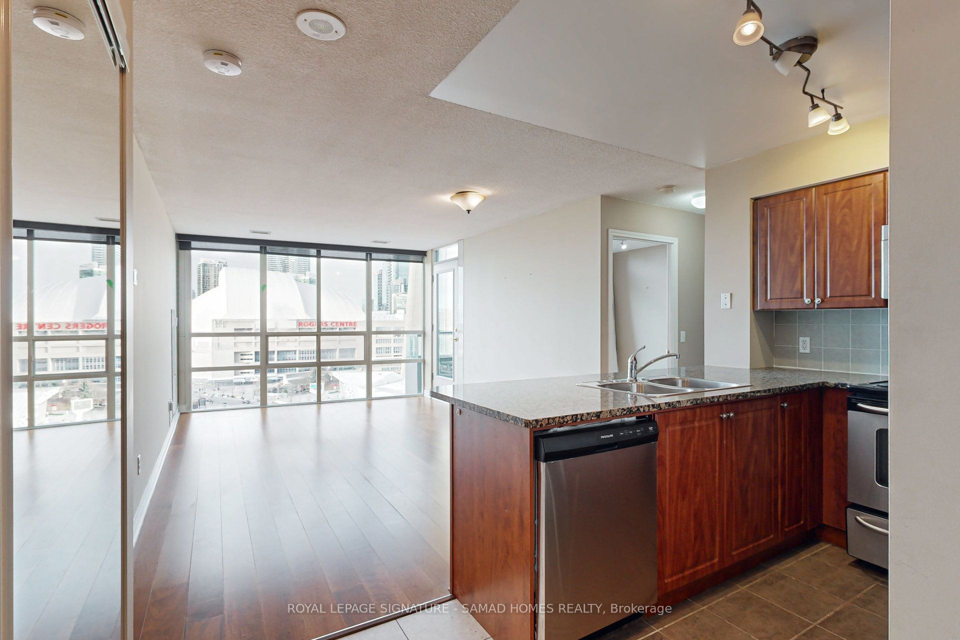 51 Lower Simcoe Street 1915, Toronto, ON M5J 3A2 photo 5
