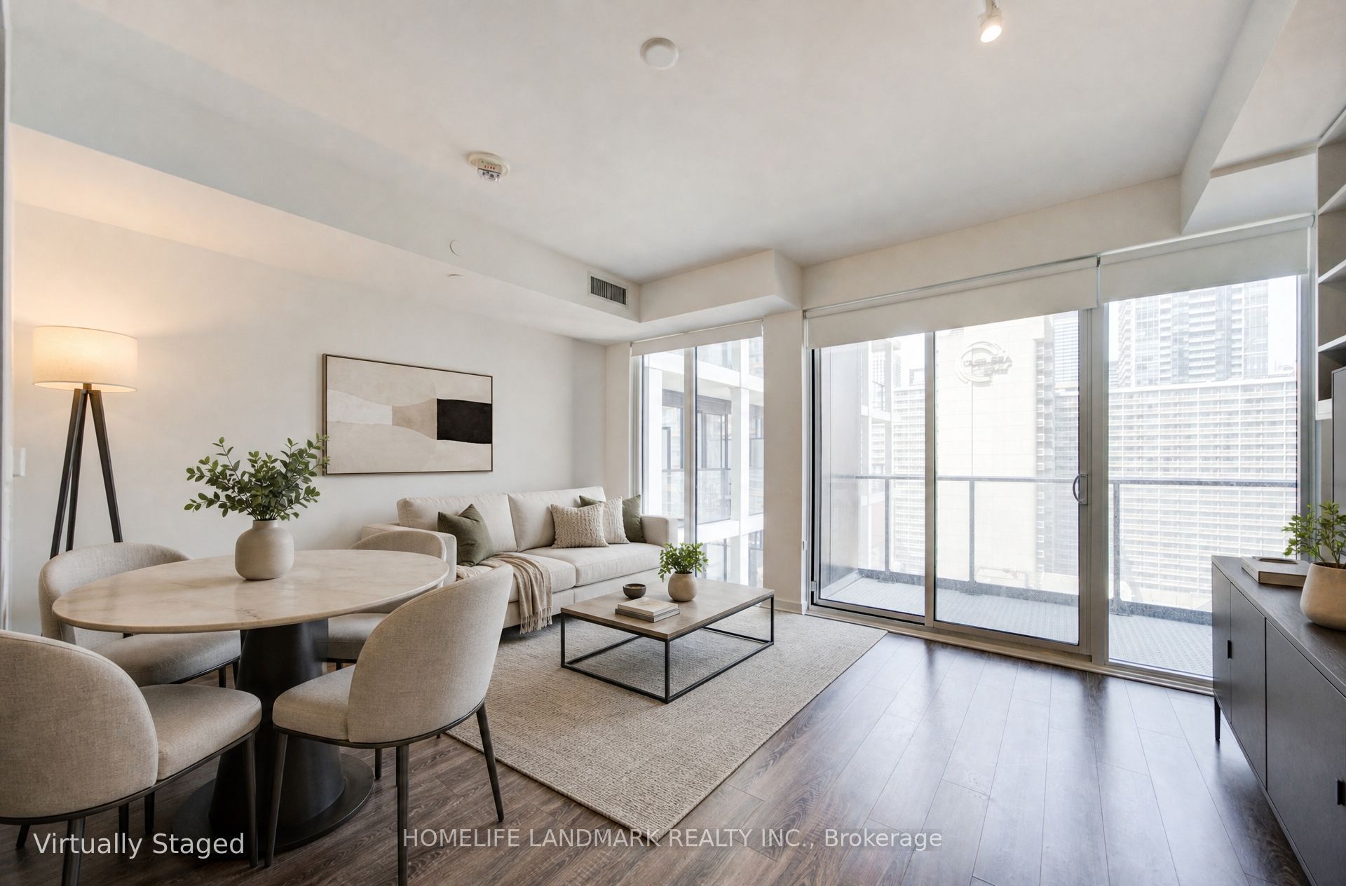 20 Edward Street 1421, Toronto, ON M5G 0C5 photo 4