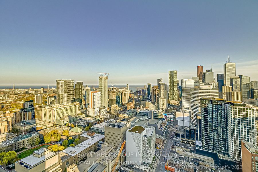 386 Yonge Street 3907, Toronto, ON M5B 0A5