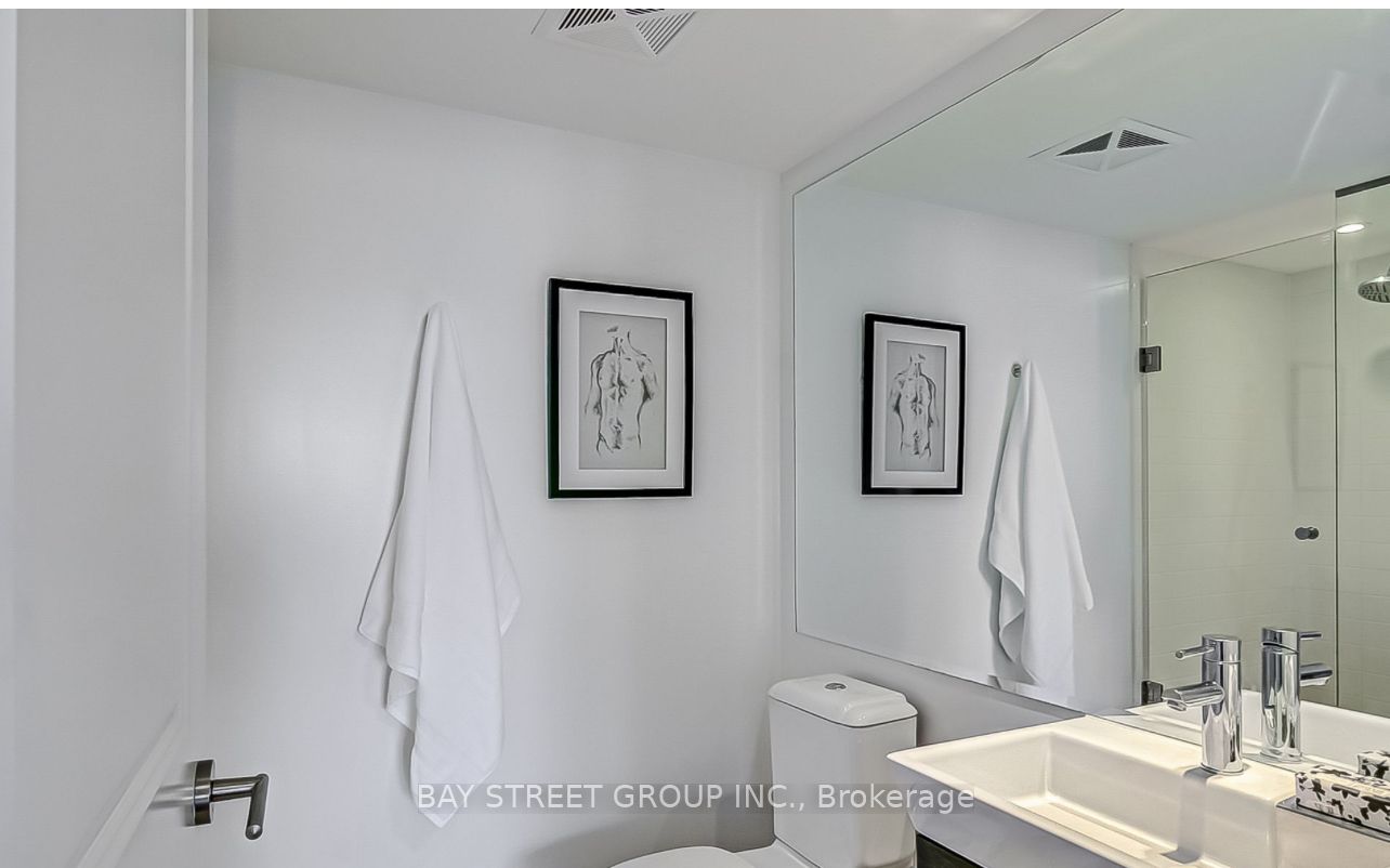 386 Yonge Street 3907, Toronto, ON M5B 0A5 photo 5