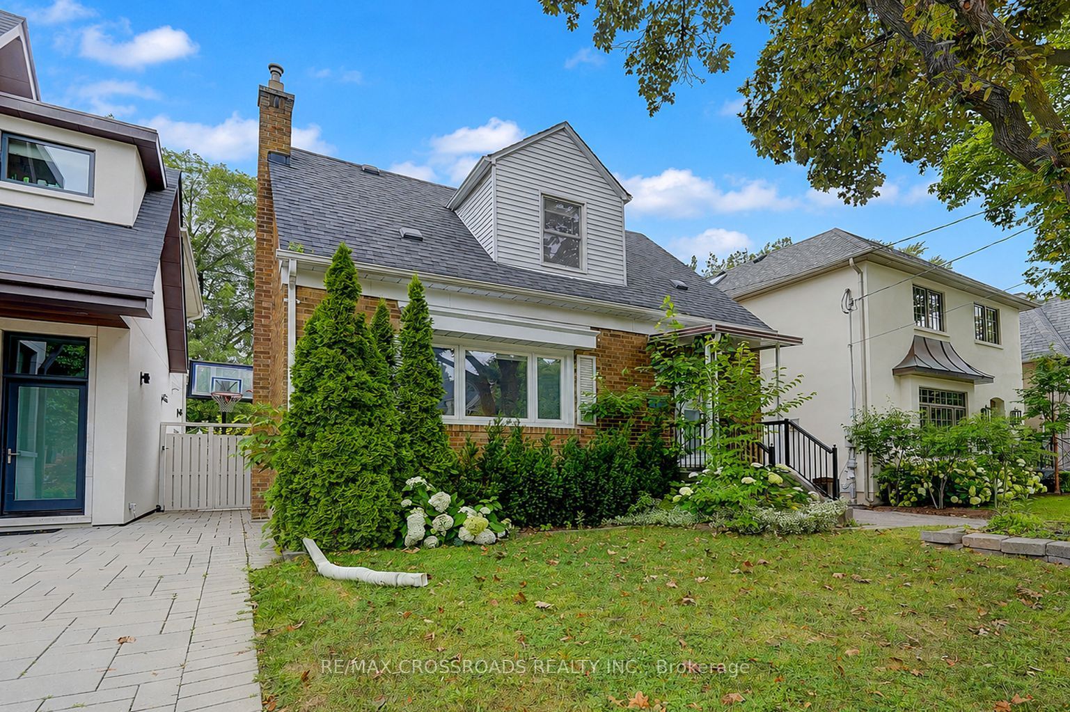 128 Leacrest Road, Toronto, ON M4G 1E8 photo 2