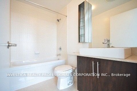 55 Bremner Boulevard 1207, Toronto, ON M5J 0A6 photo 3