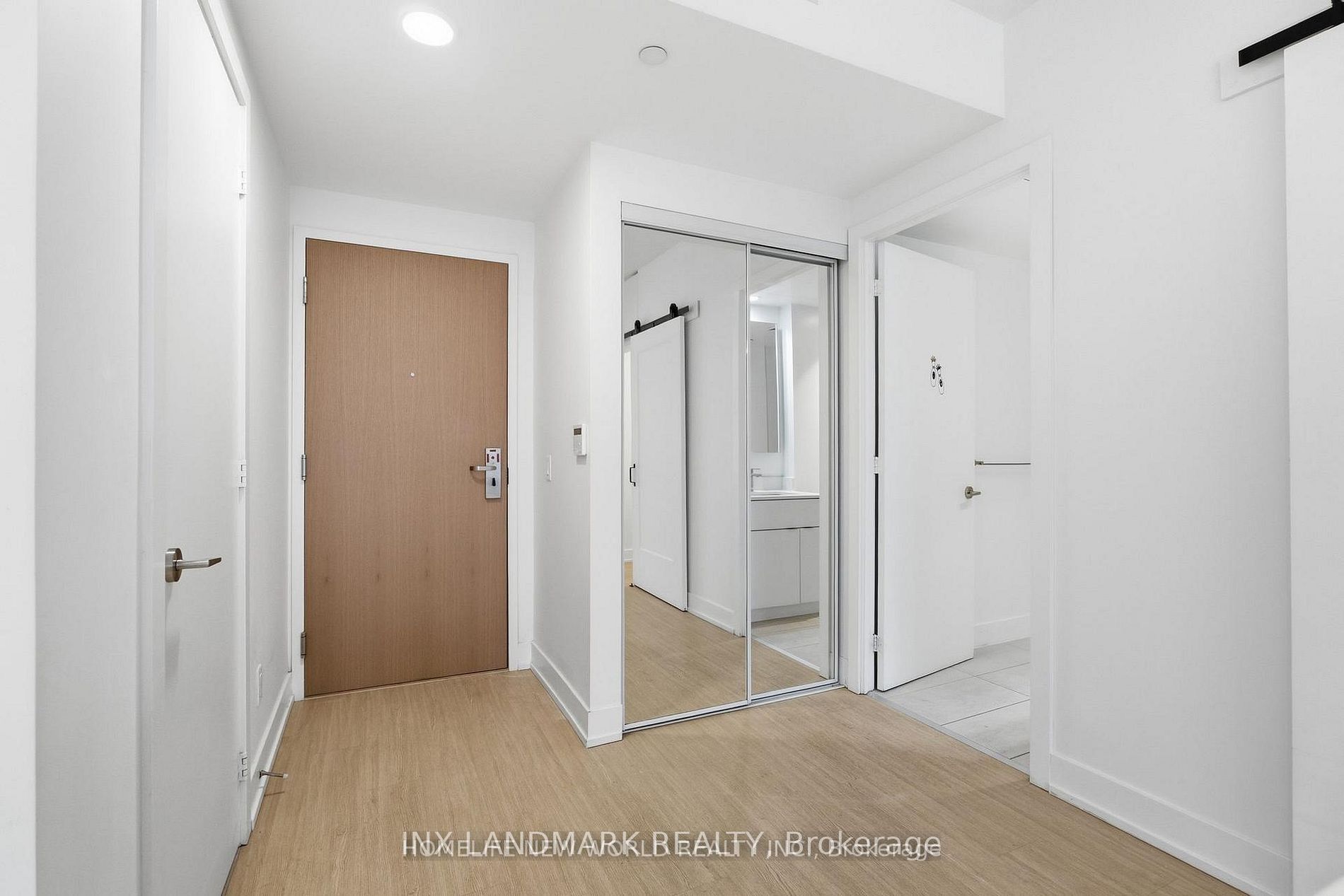 7 grenville Street 2106, Toronto, ON M4Y 0E9 photo 3