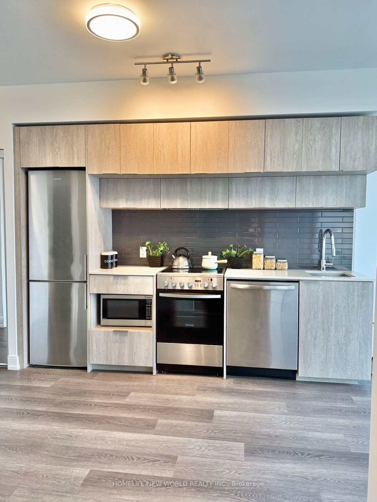 181 Dundas Street E 1806, Toronto, ON M5A 0N5 photo 3